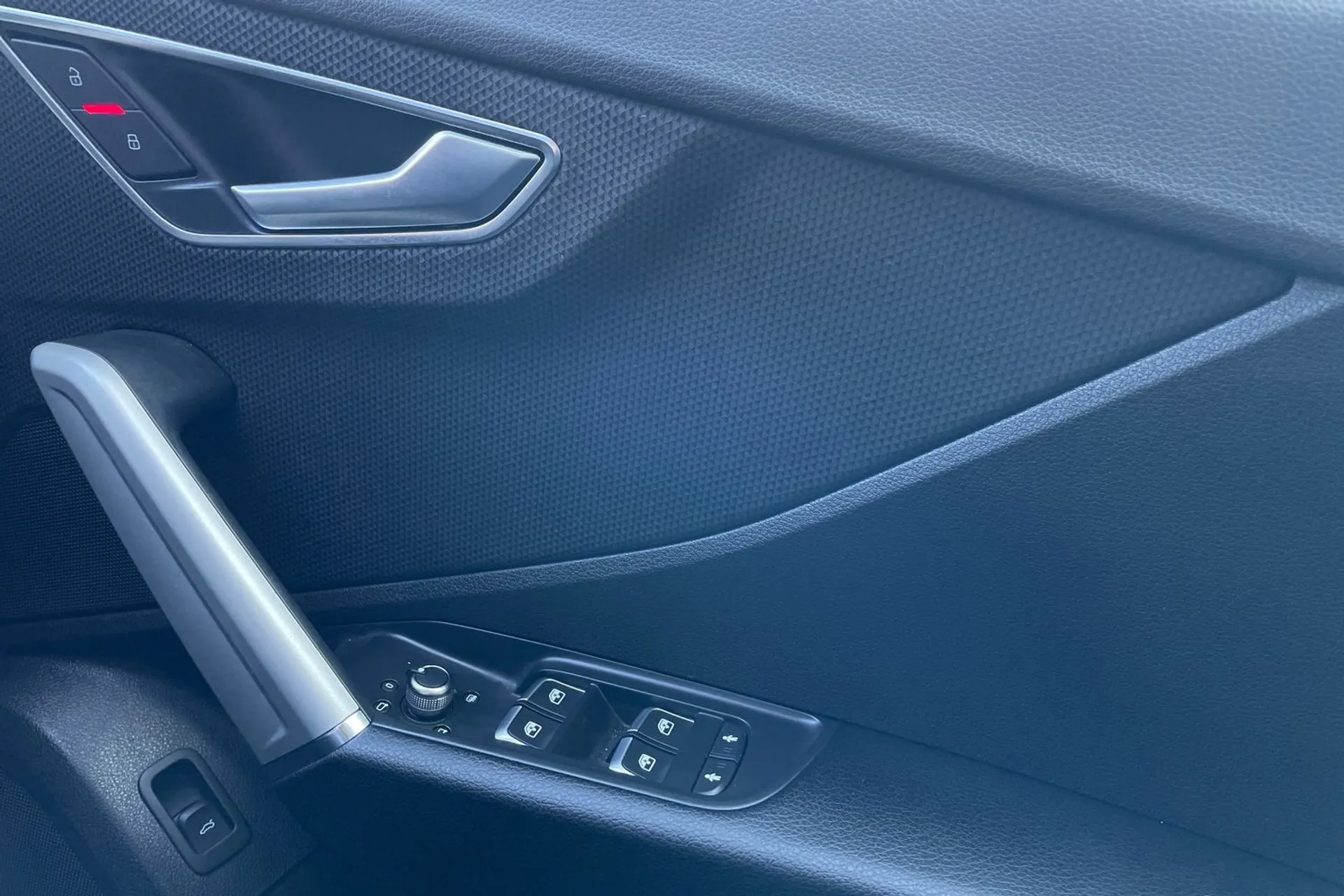 Audi Q2 thumbnail image number 42