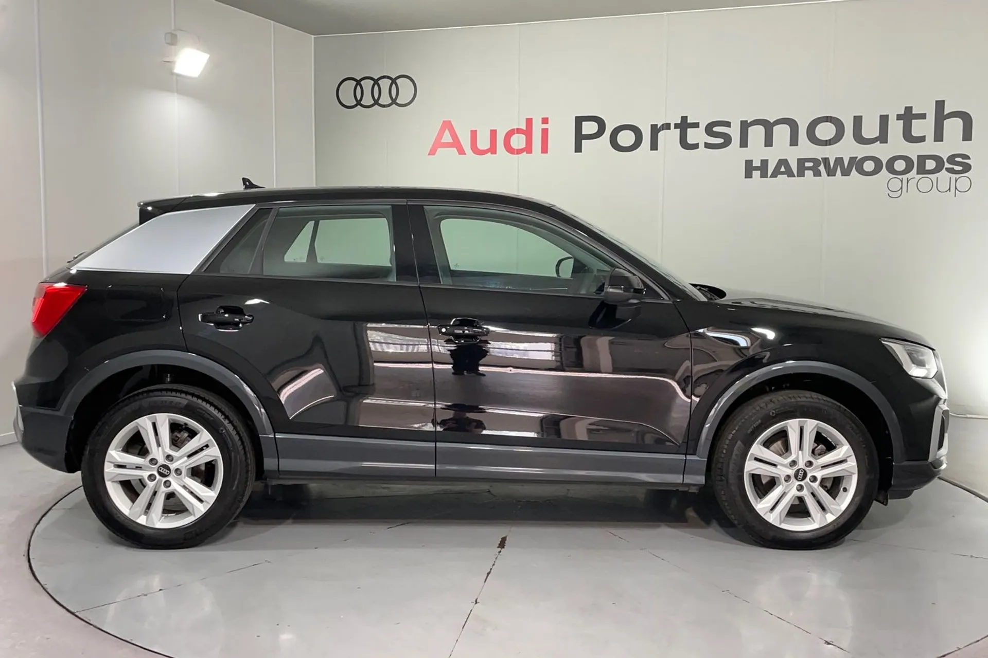 Audi Q2 thumbnail image number 2