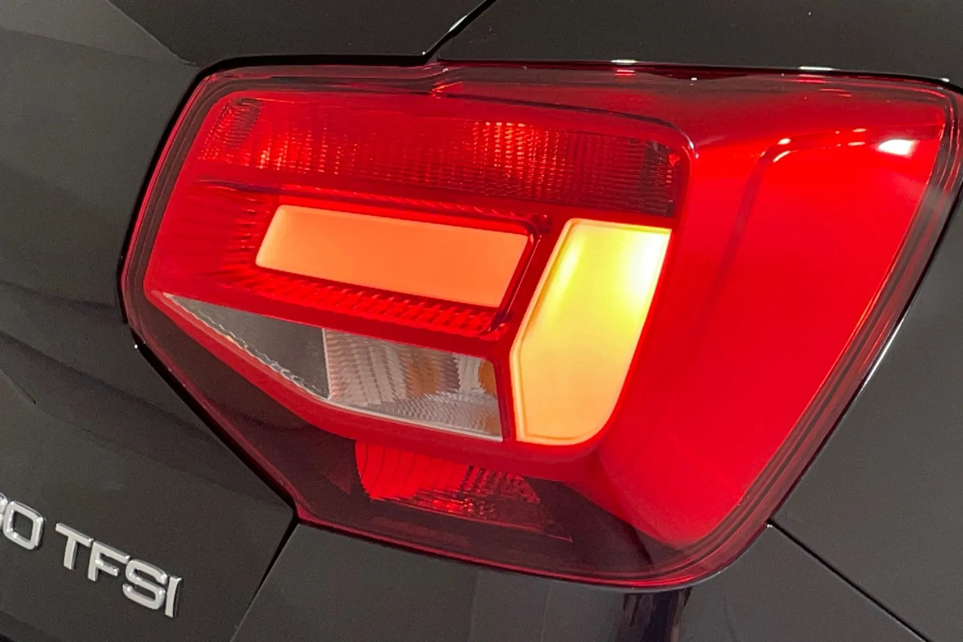 Audi Q2 thumbnail image number 17