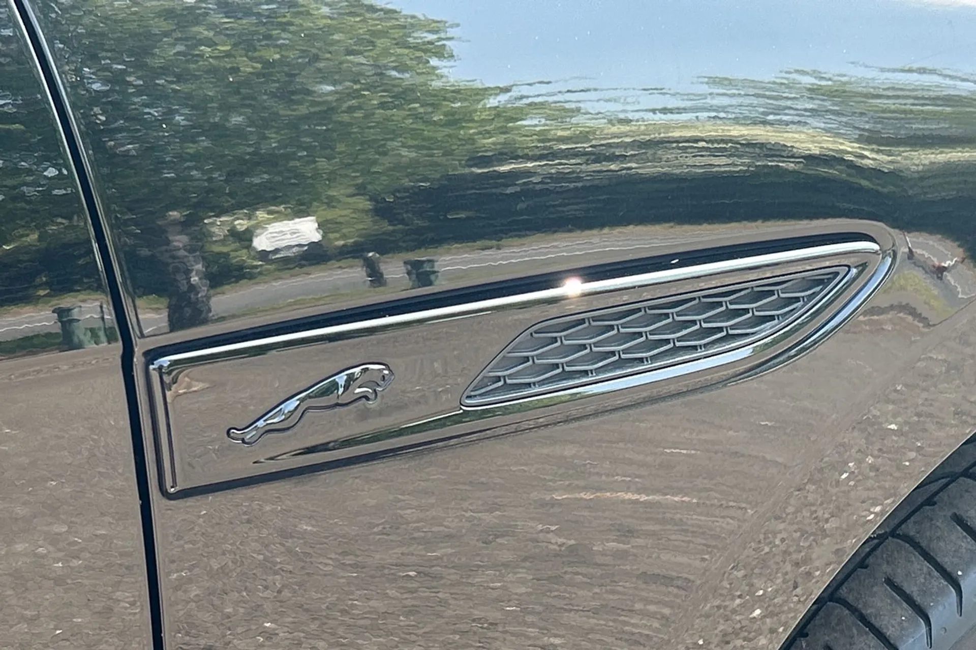 Jaguar F-PACE thumbnail image number 58