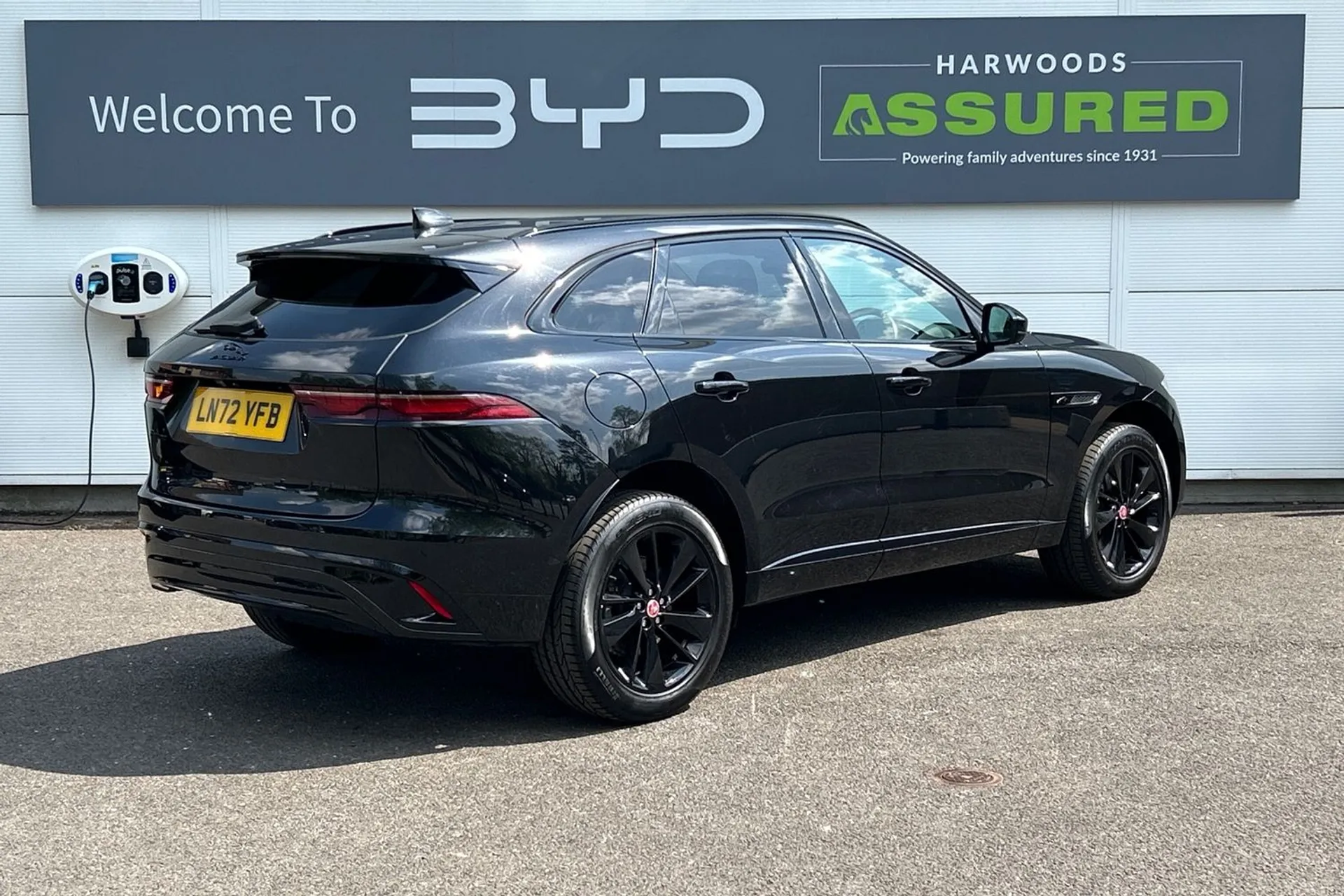 Jaguar F-PACE thumbnail image number 7