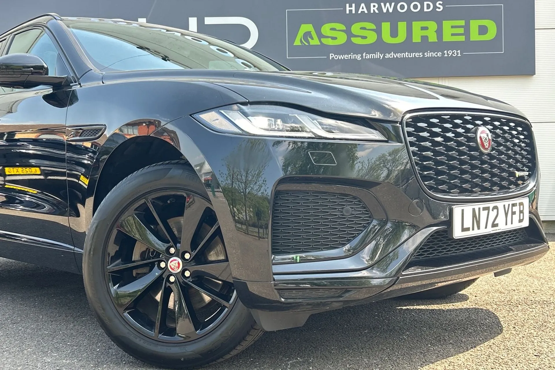 Jaguar F-PACE thumbnail image number 21