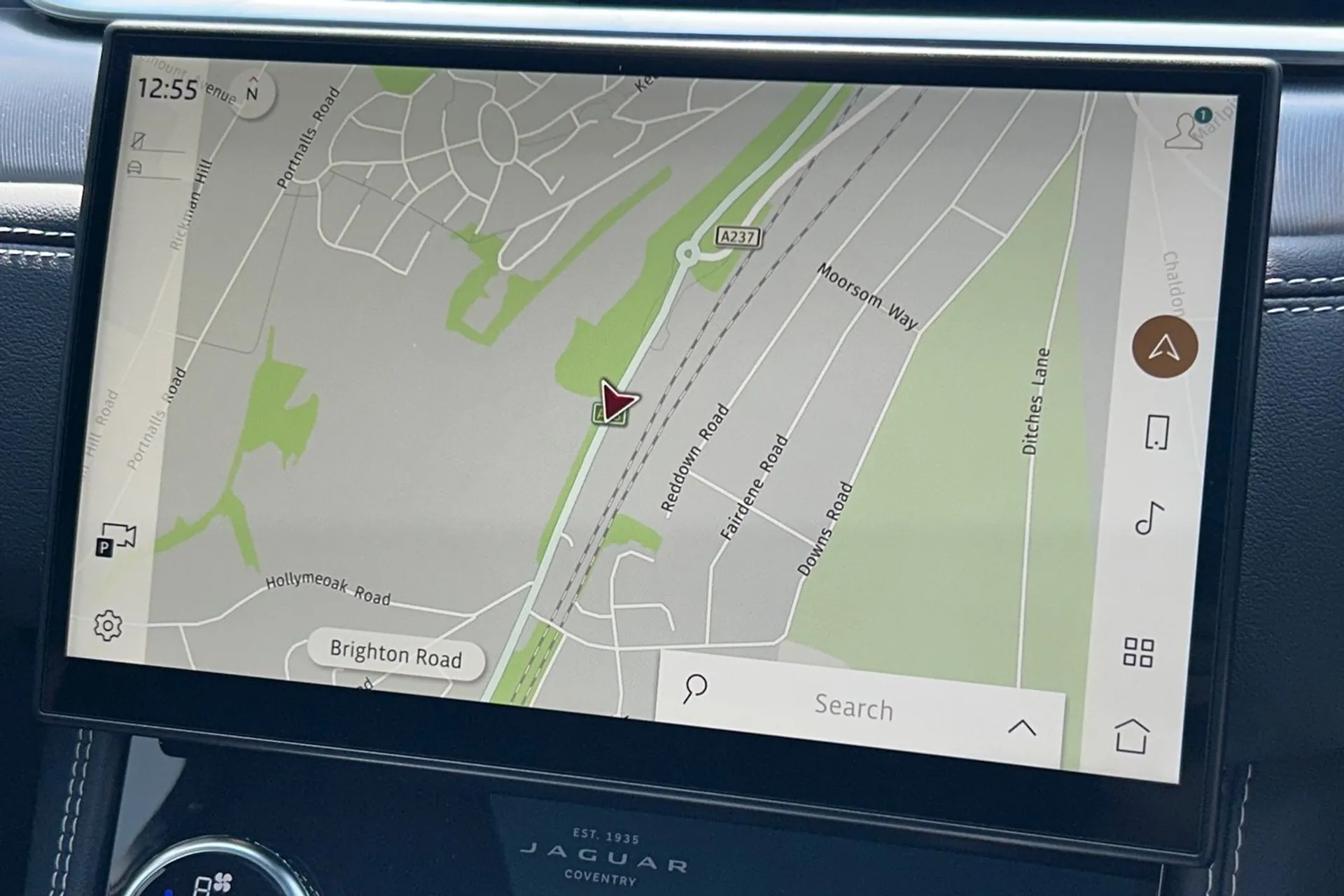 Jaguar F-PACE thumbnail image number 5