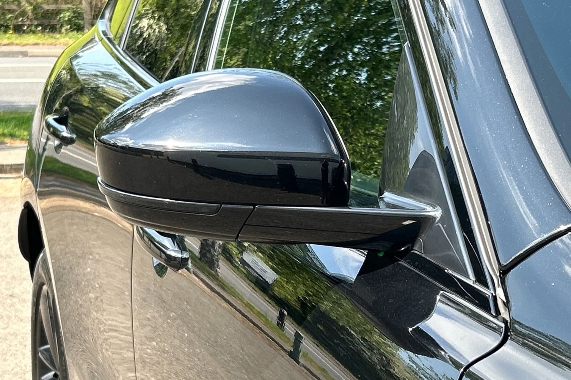Jaguar F-PACE thumbnail image number 54