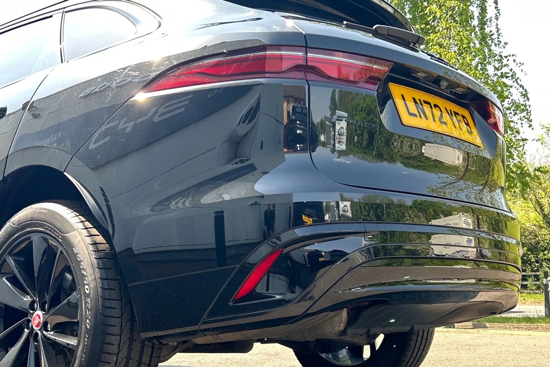 Jaguar F-PACE thumbnail image number 60
