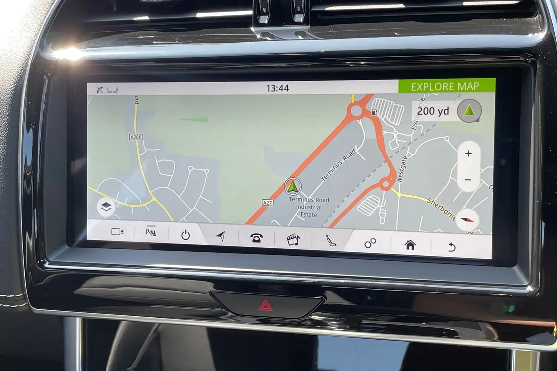 Jaguar XE thumbnail image number 5