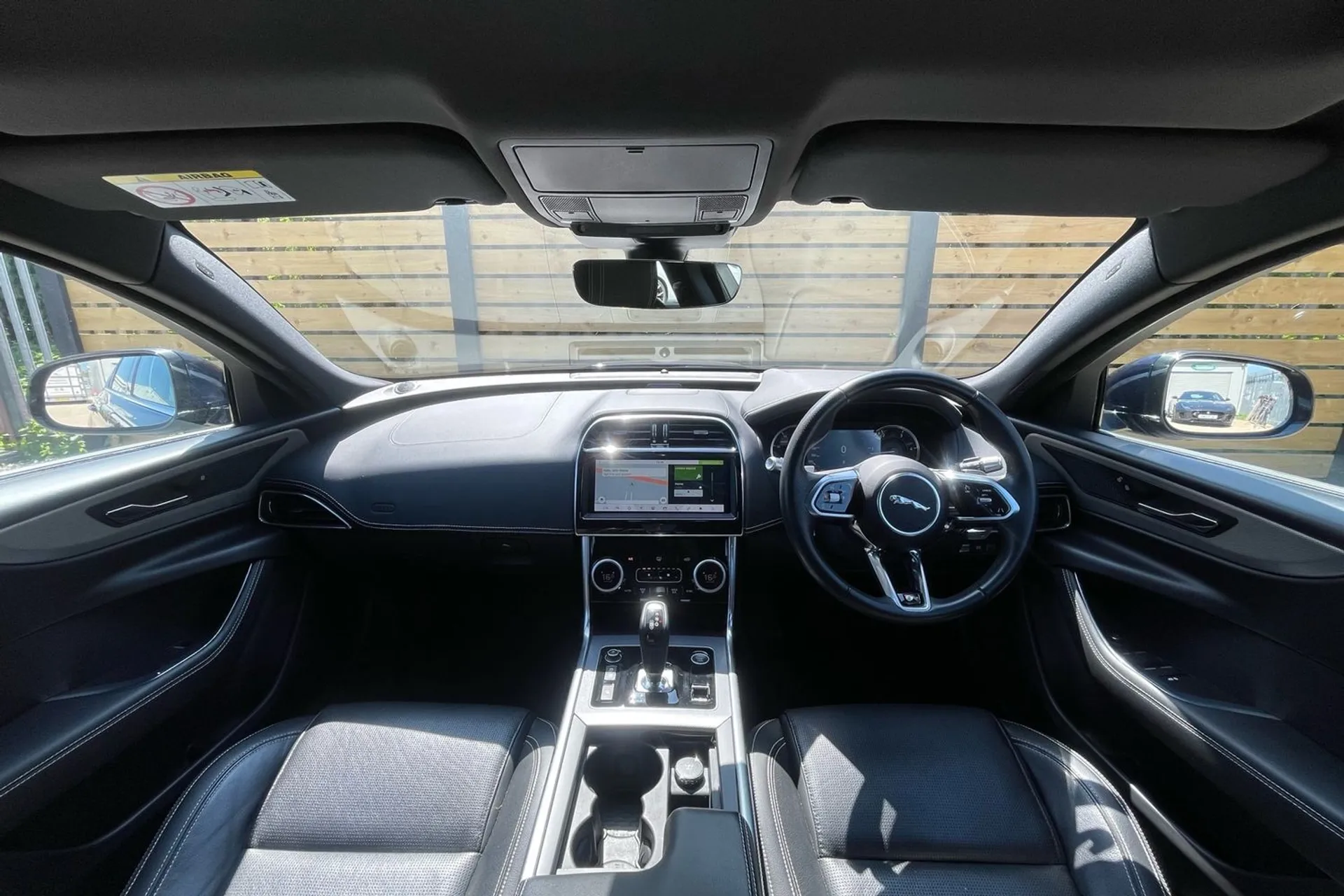 Jaguar XE thumbnail image number 3