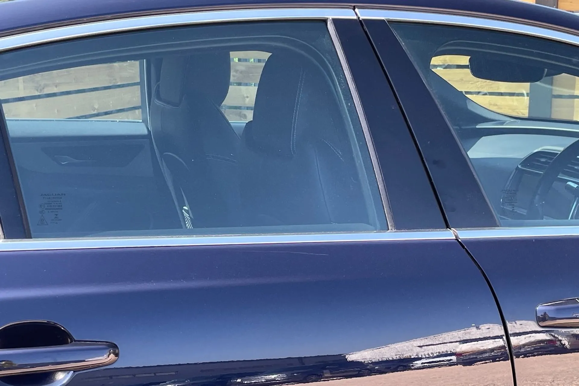 Jaguar XE thumbnail image number 15
