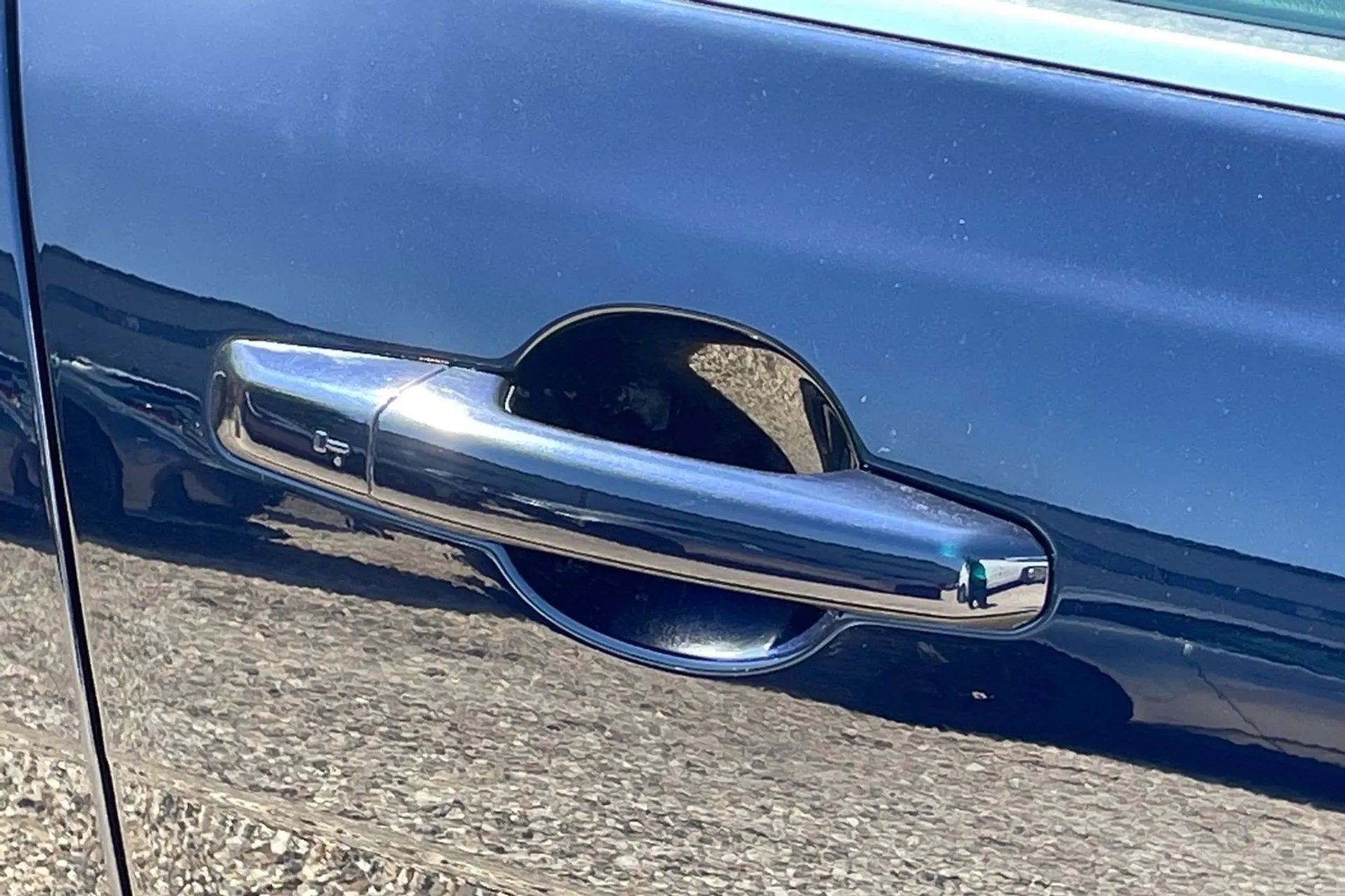Jaguar XE thumbnail image number 17