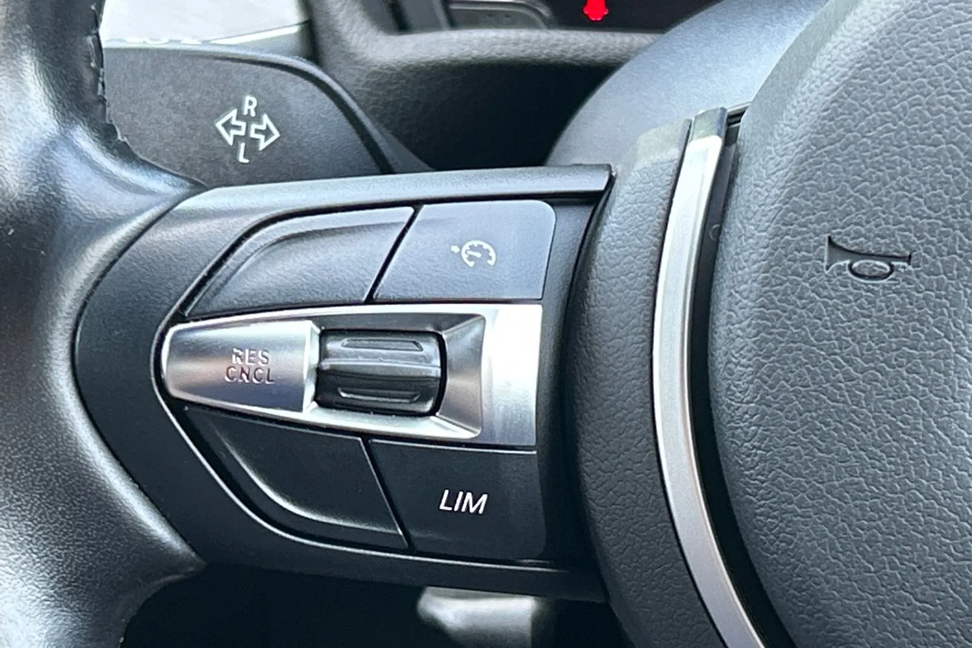 BMW X1 thumbnail image number 42