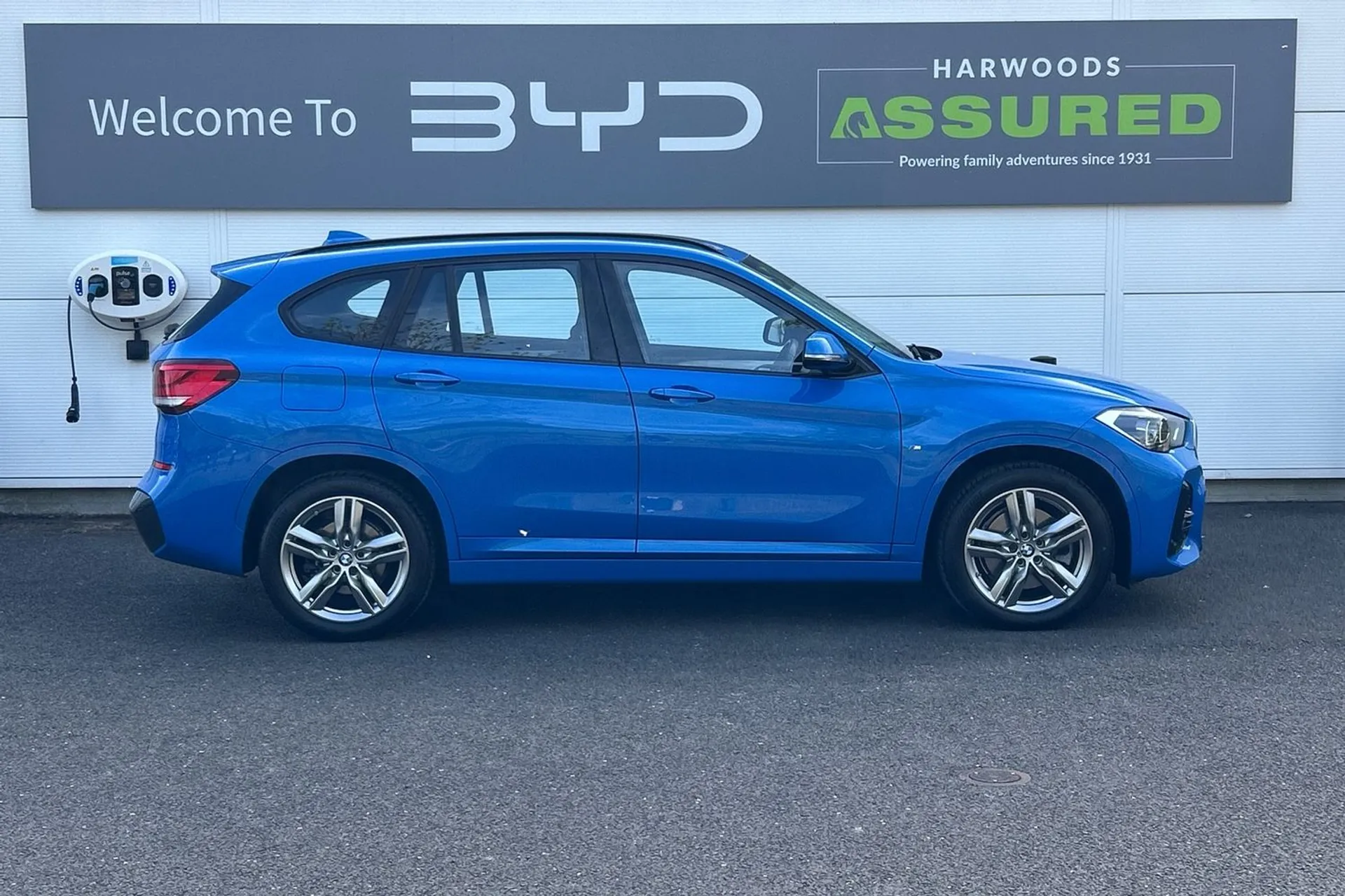 BMW X1 thumbnail image number 2