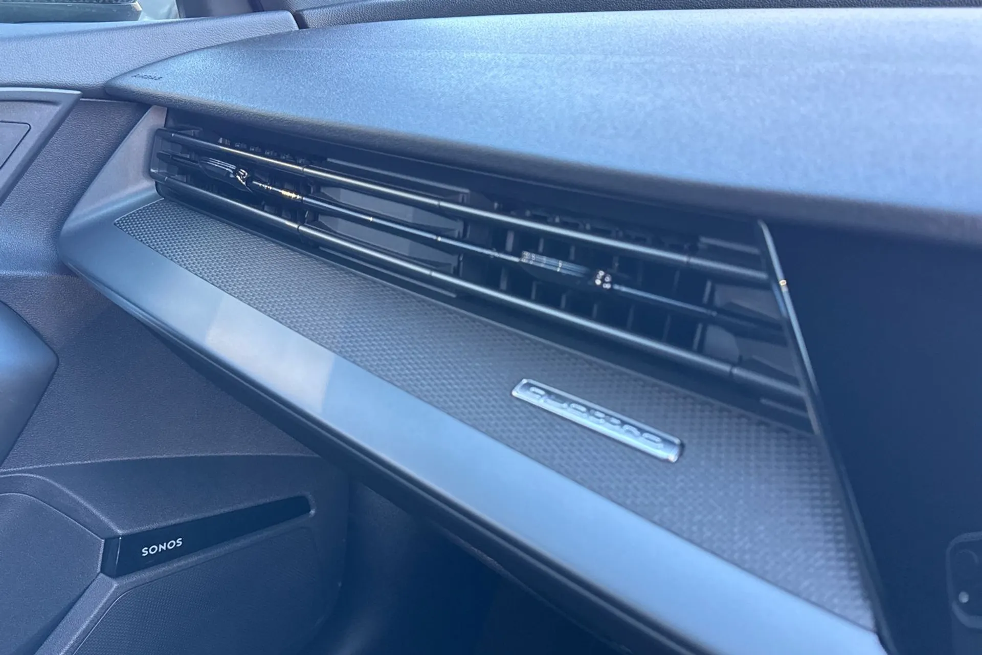 Audi RS3 thumbnail image number 45