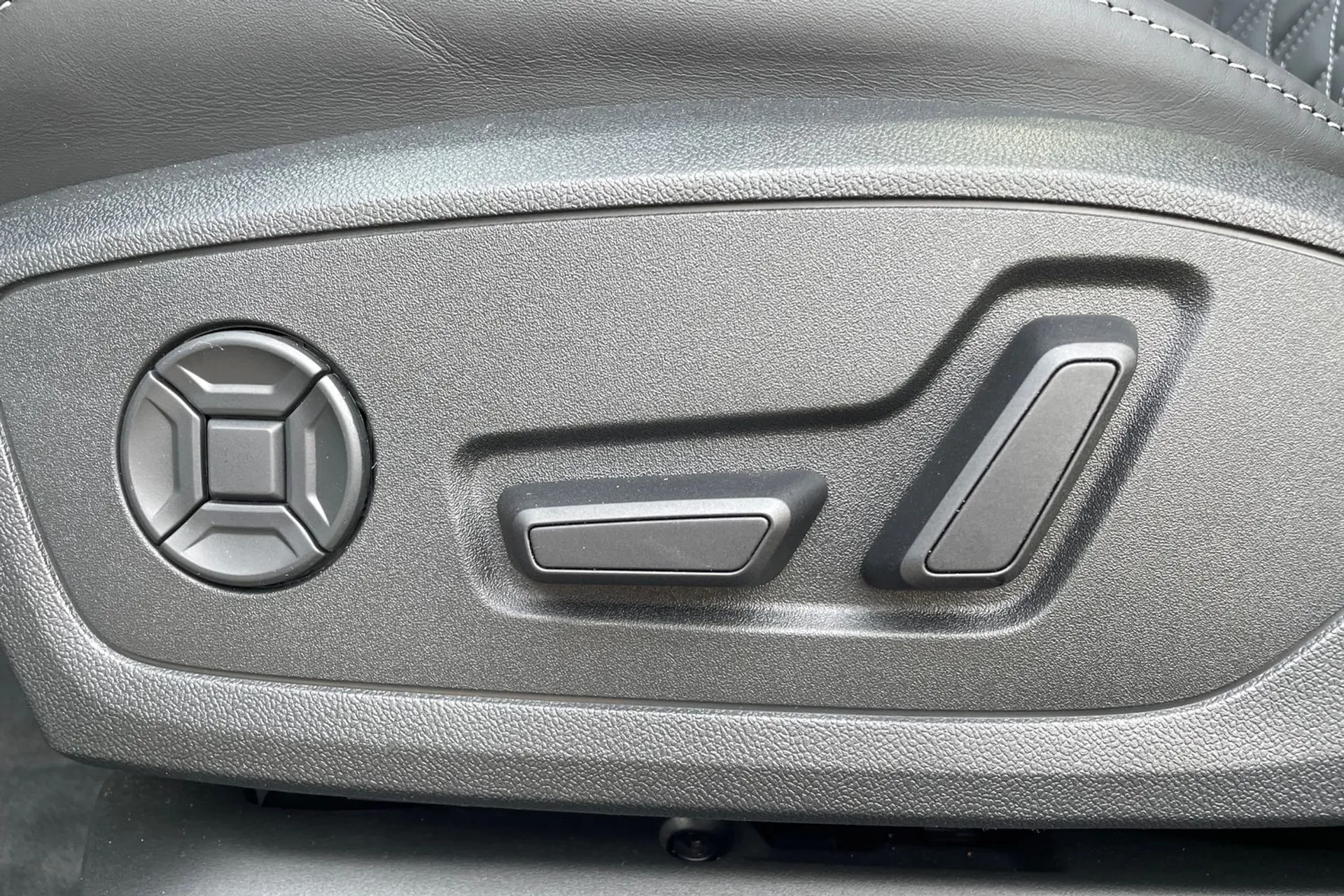 Audi A3 thumbnail image number 28