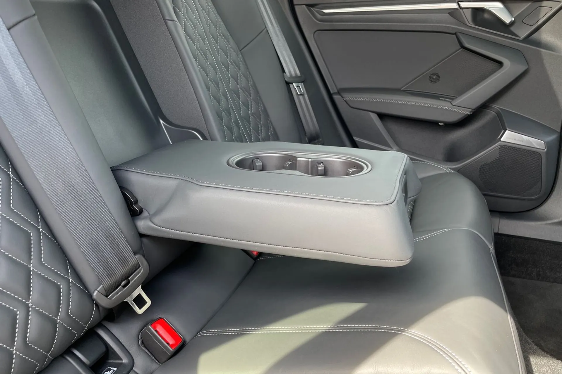 Audi A3 thumbnail image number 43