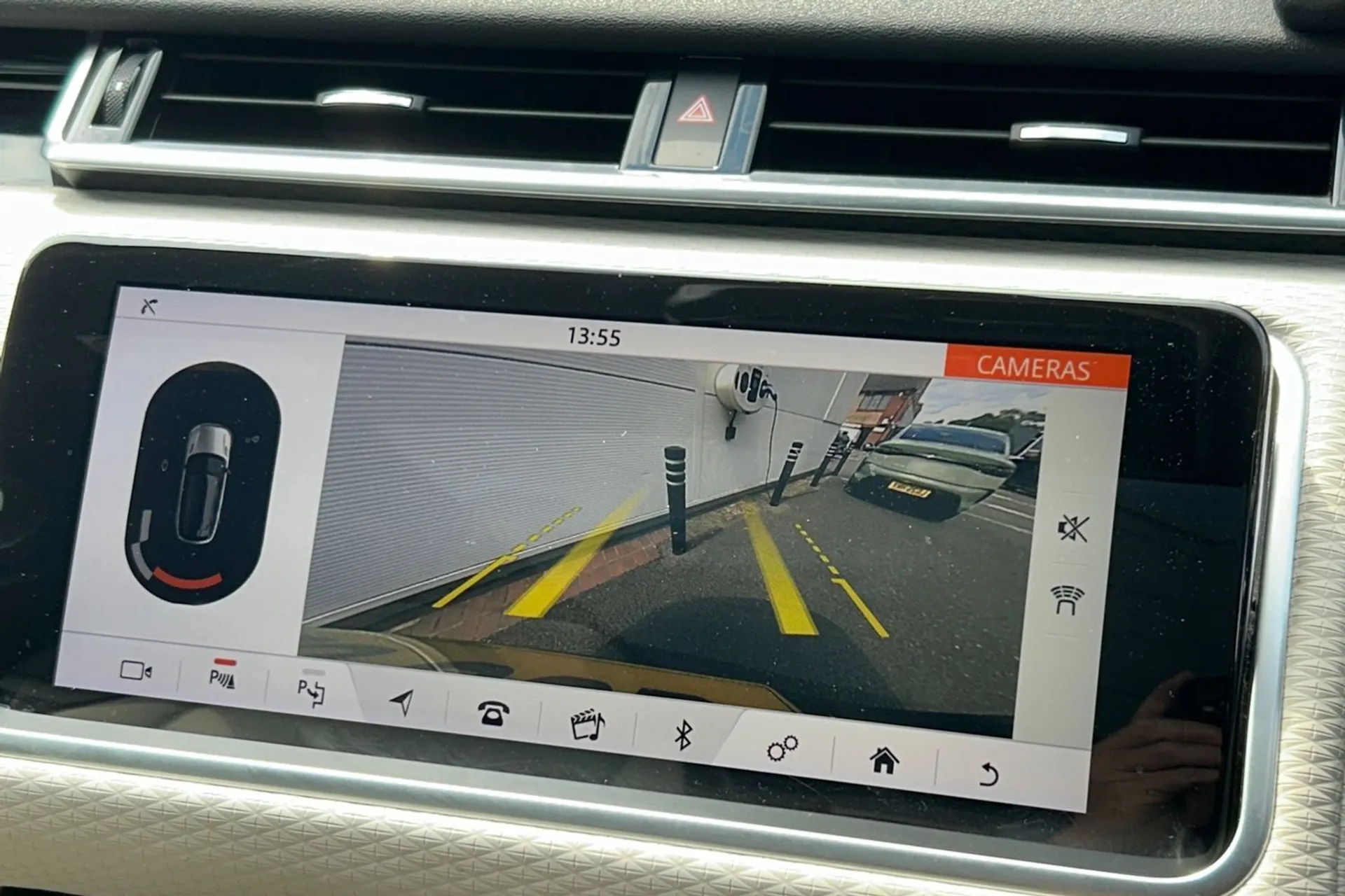 LAND ROVER RANGE ROVER VELAR thumbnail image number 6