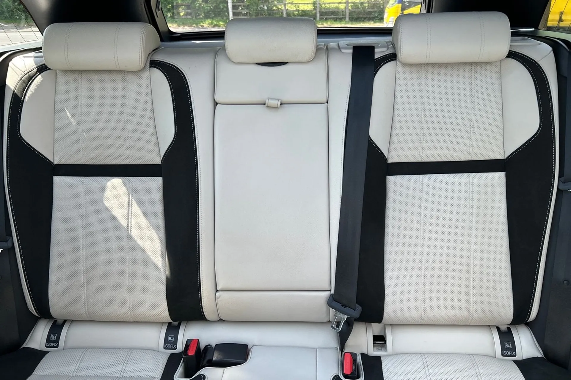 LAND ROVER RANGE ROVER VELAR thumbnail image number 34