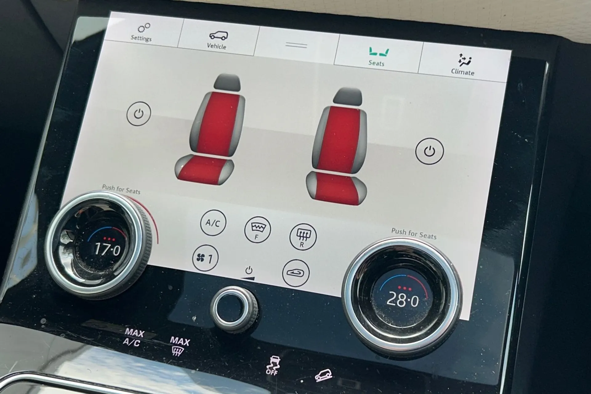 LAND ROVER RANGE ROVER VELAR thumbnail image number 7