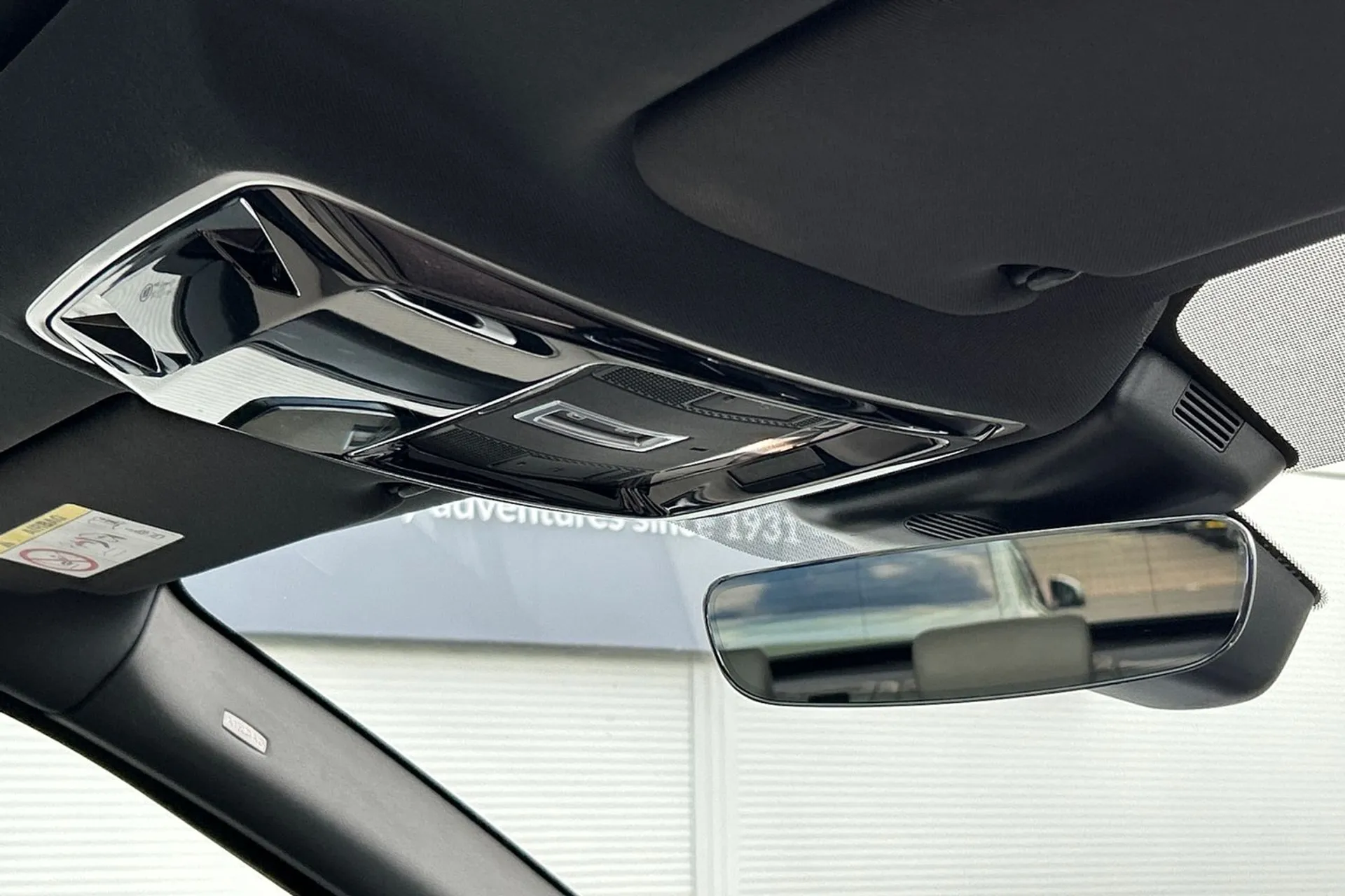 LAND ROVER RANGE ROVER VELAR thumbnail image number 51