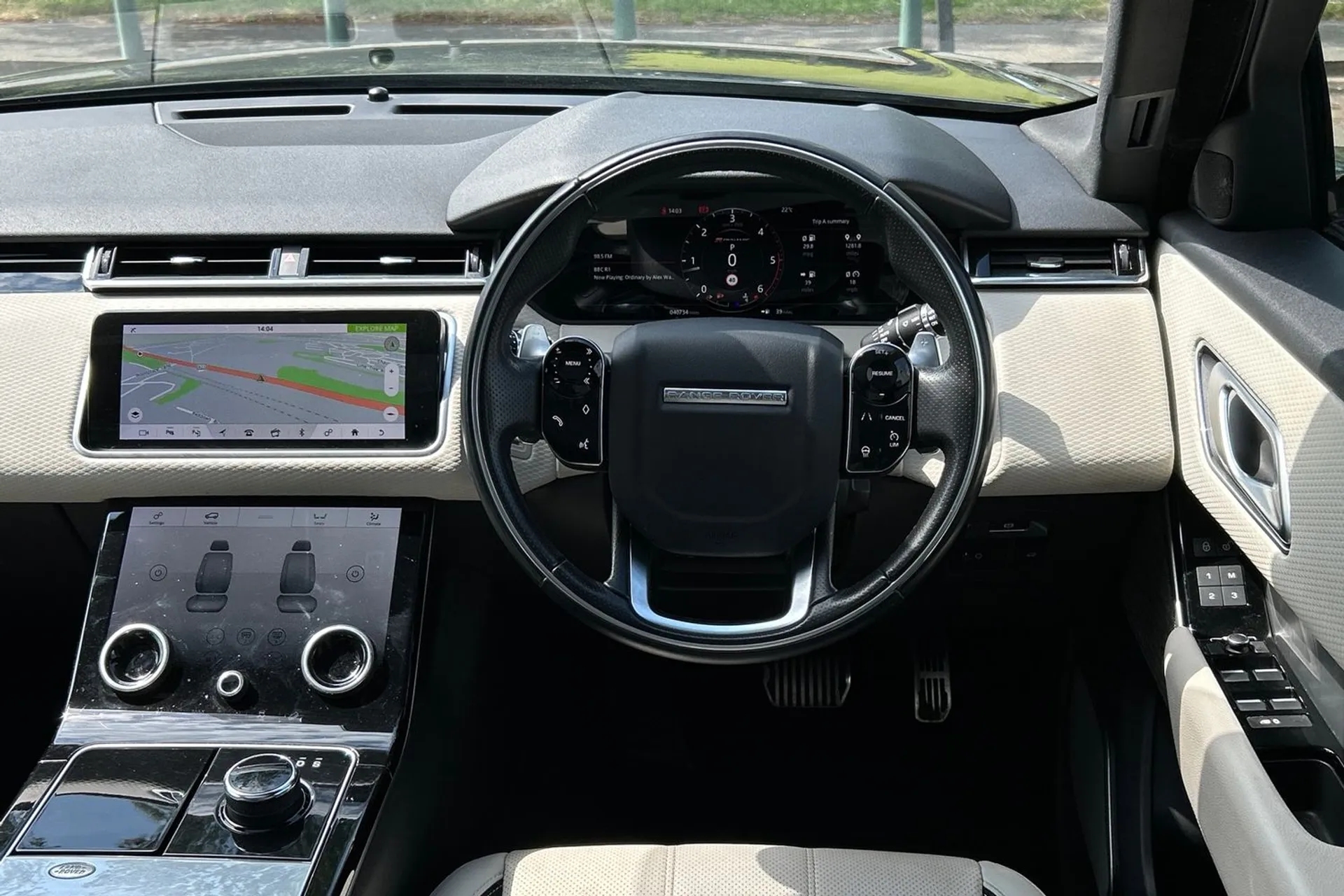 LAND ROVER RANGE ROVER VELAR thumbnail image number 41