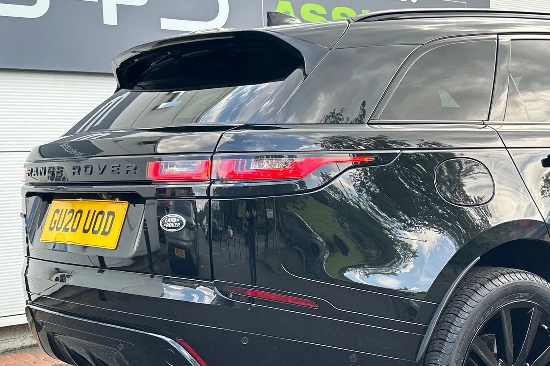 LAND ROVER RANGE ROVER VELAR thumbnail image number 30