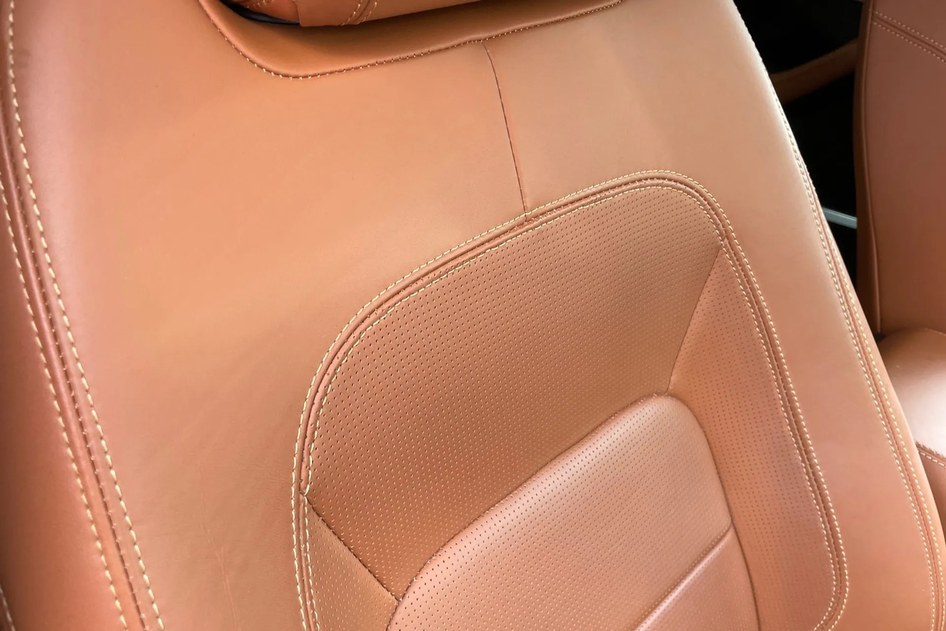 Jaguar I-PACE thumbnail image number 35