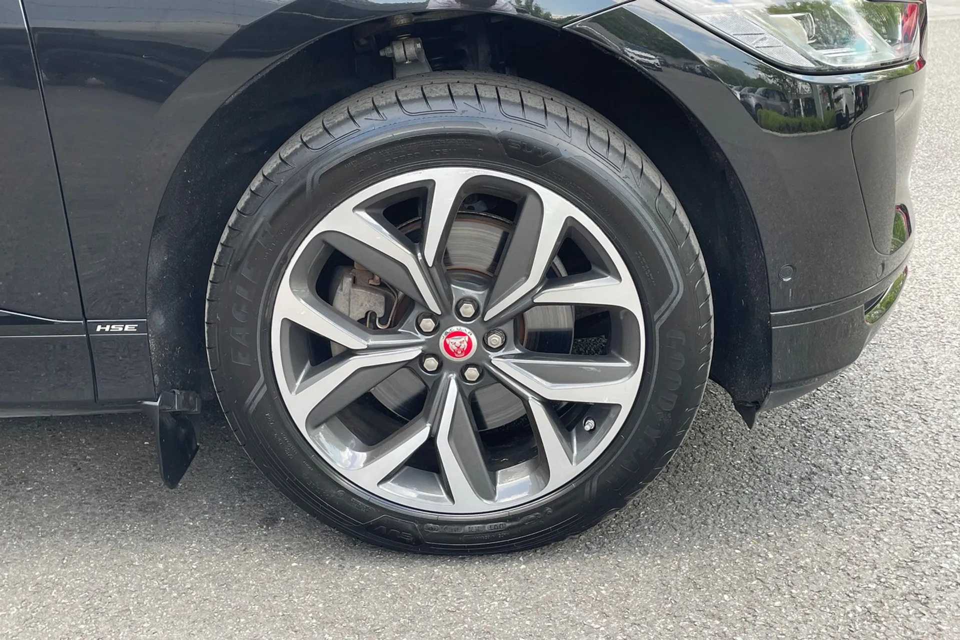 Jaguar I-PACE thumbnail image number 21