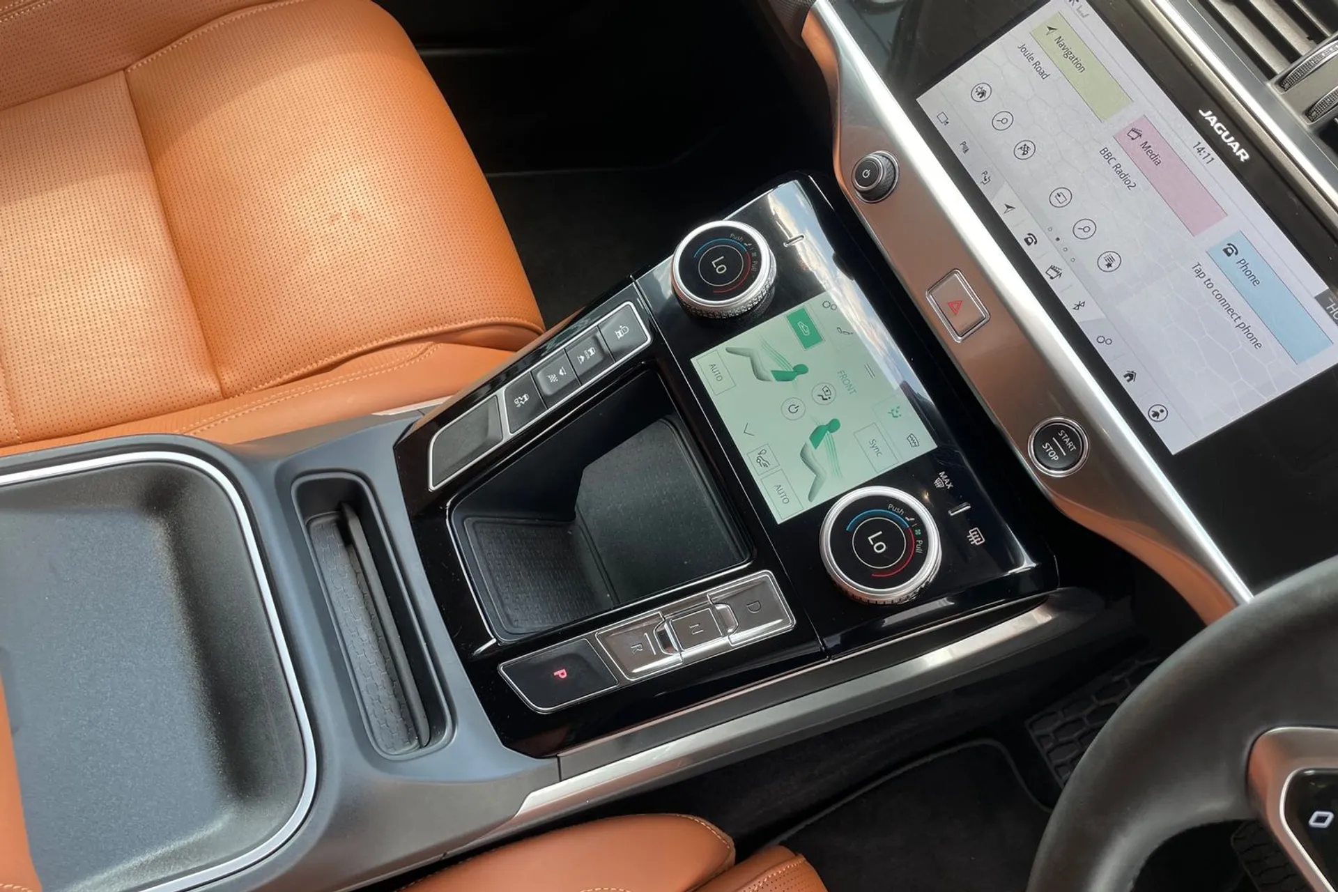 Jaguar I-PACE thumbnail image number 17