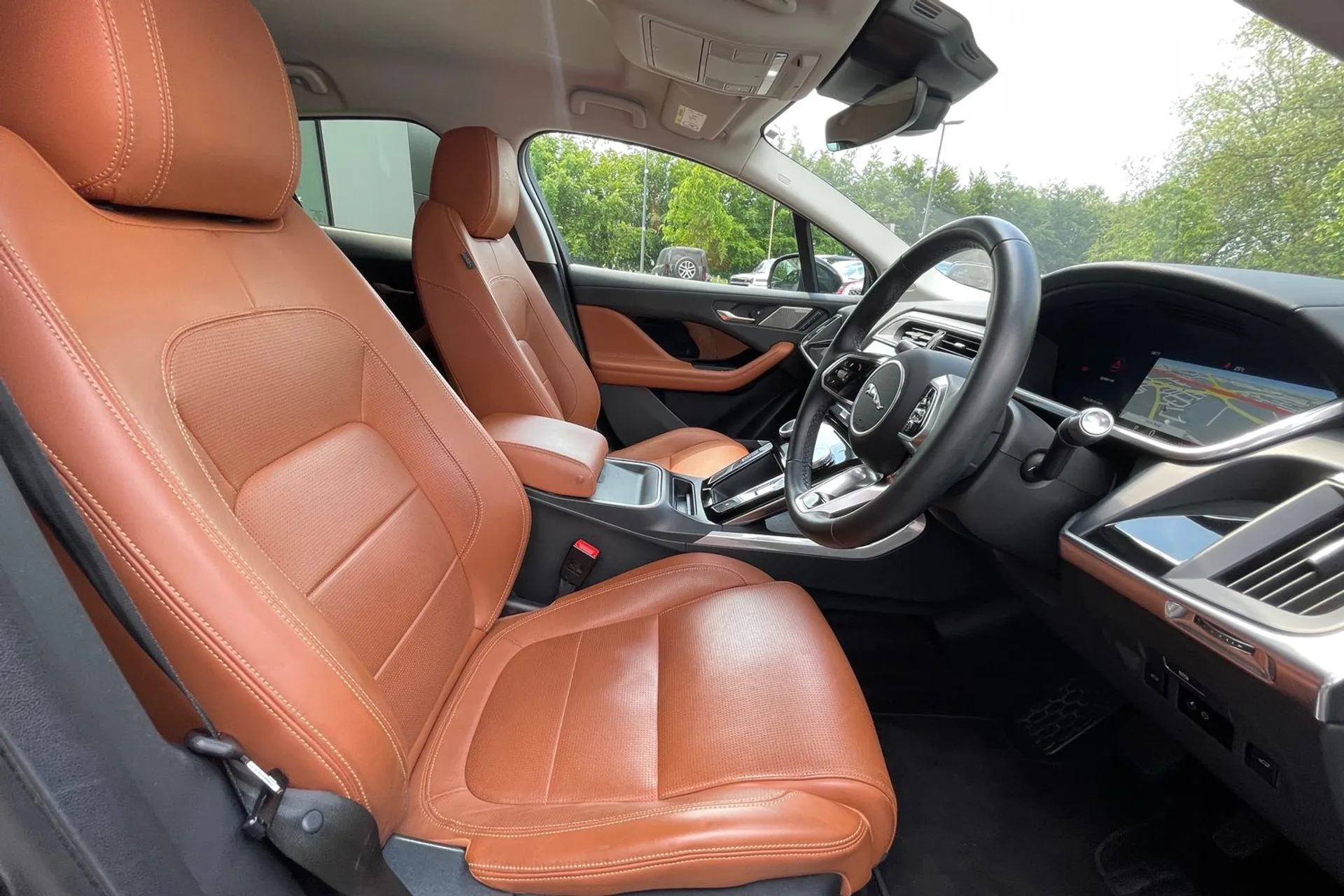 Jaguar I-PACE thumbnail image number 9