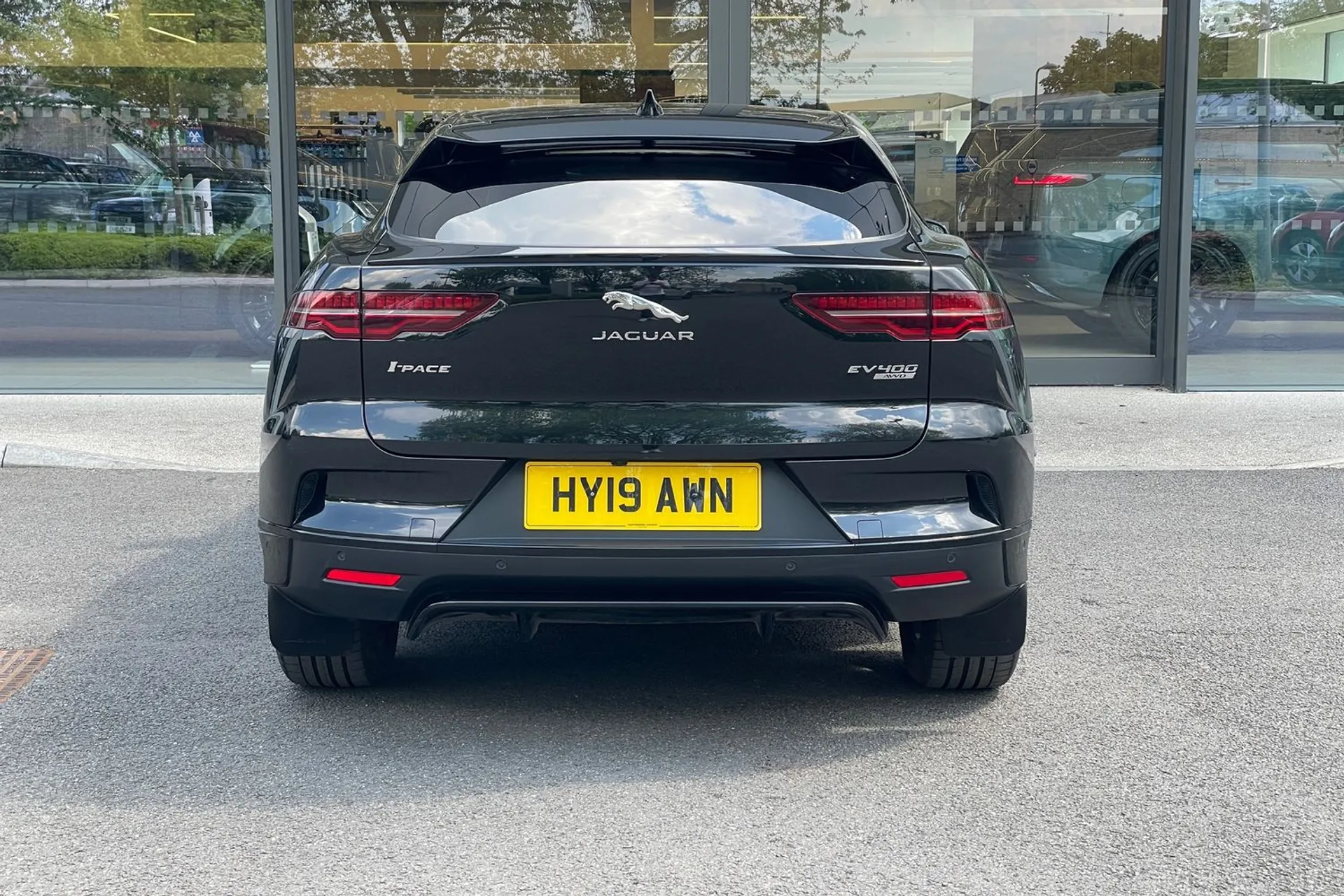 Jaguar I-PACE thumbnail image number 8