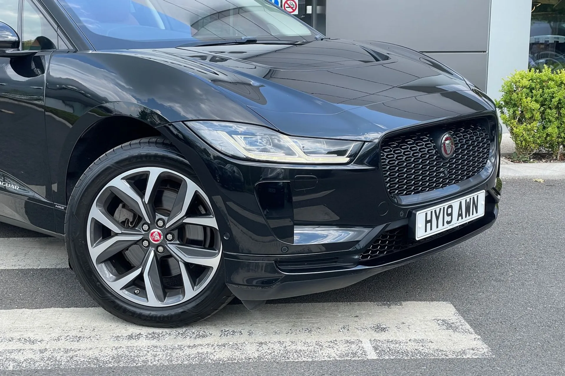 Jaguar I-PACE thumbnail image number 31