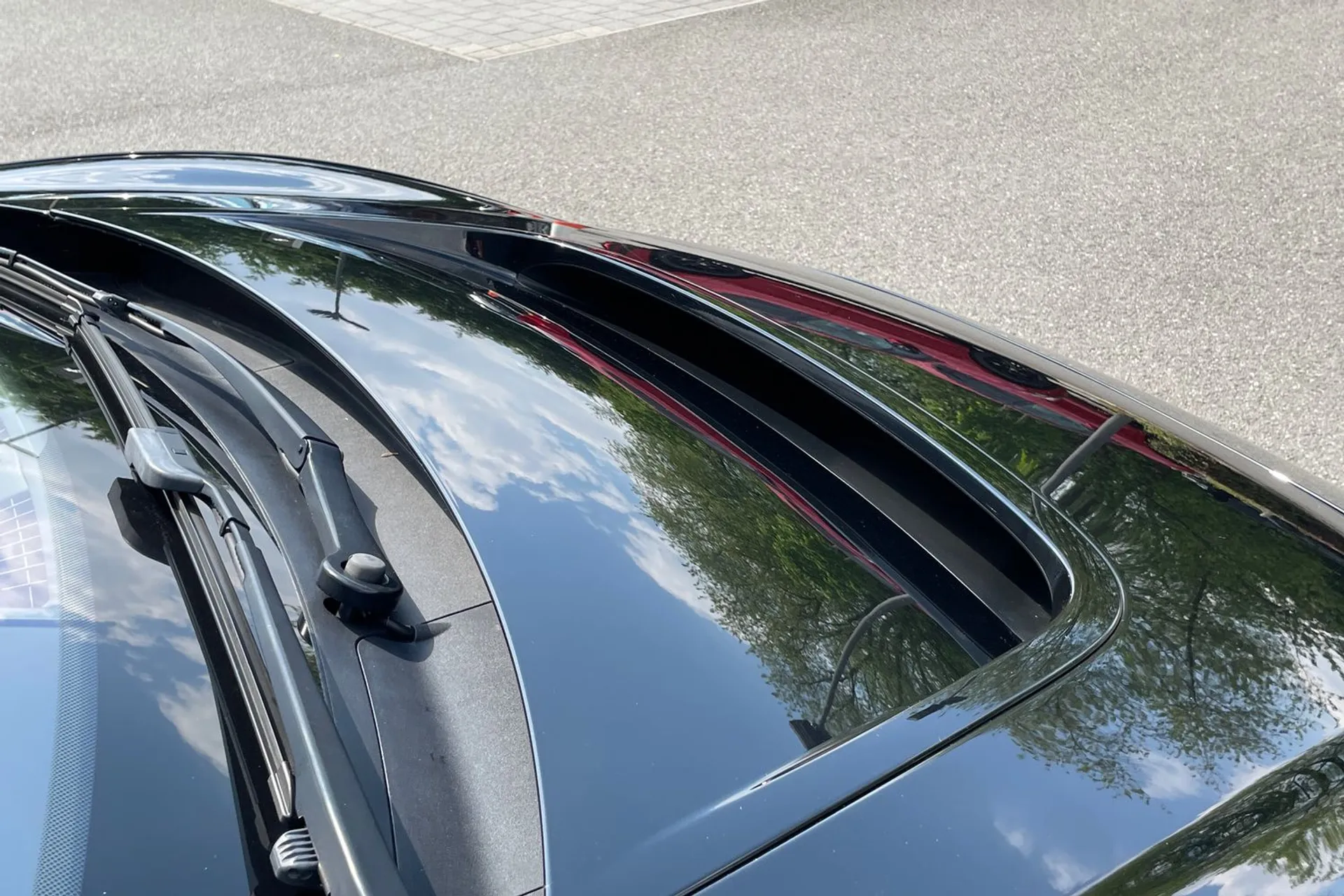 Jaguar I-PACE thumbnail image number 56