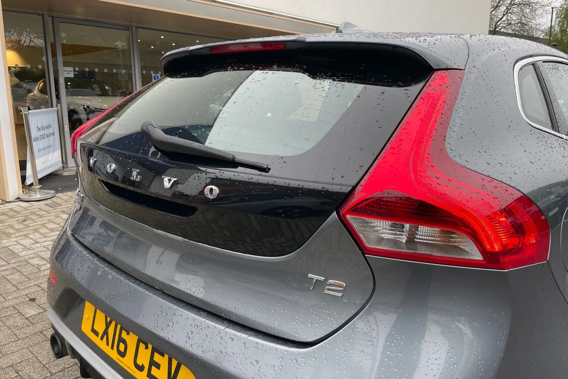 Volvo V40 thumbnail image number 15