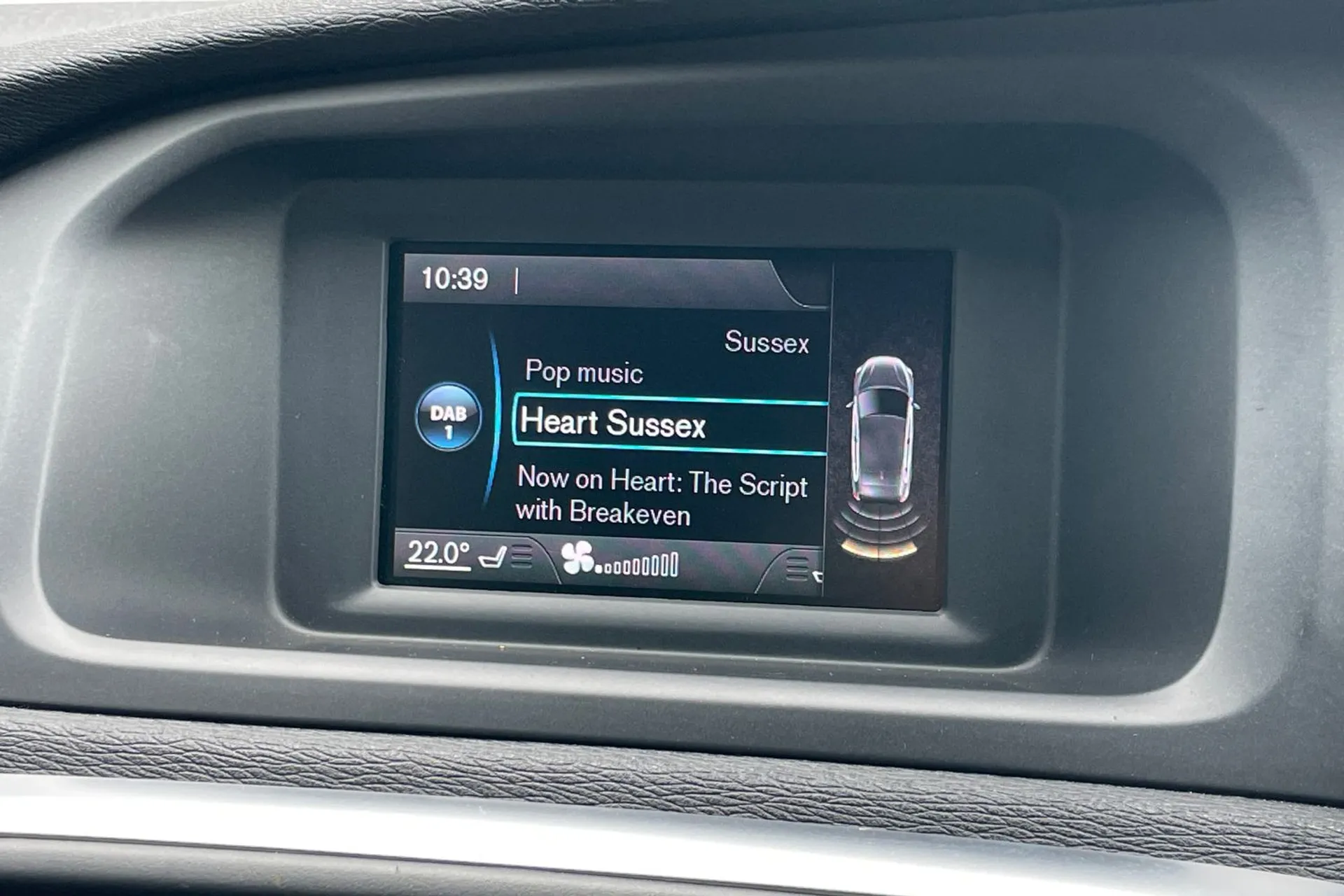 Volvo V40 thumbnail image number 4