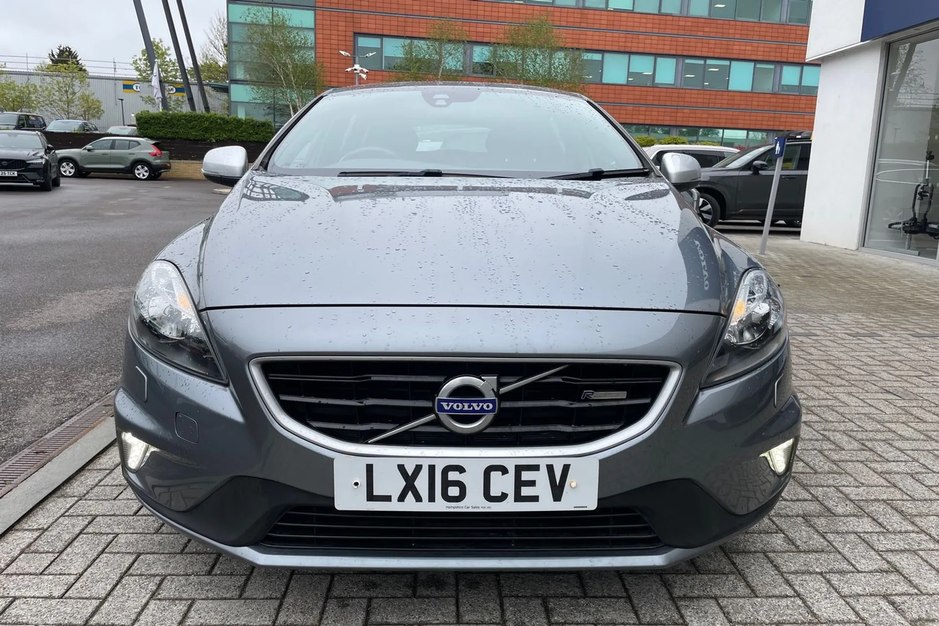 Volvo V40 thumbnail image number 12