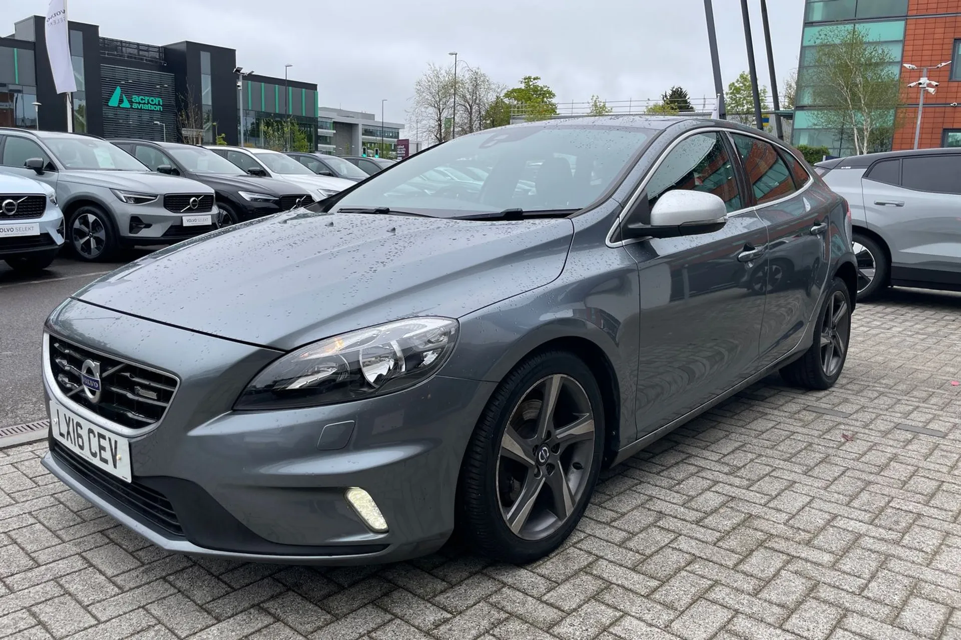 Volvo V40 thumbnail image number 11