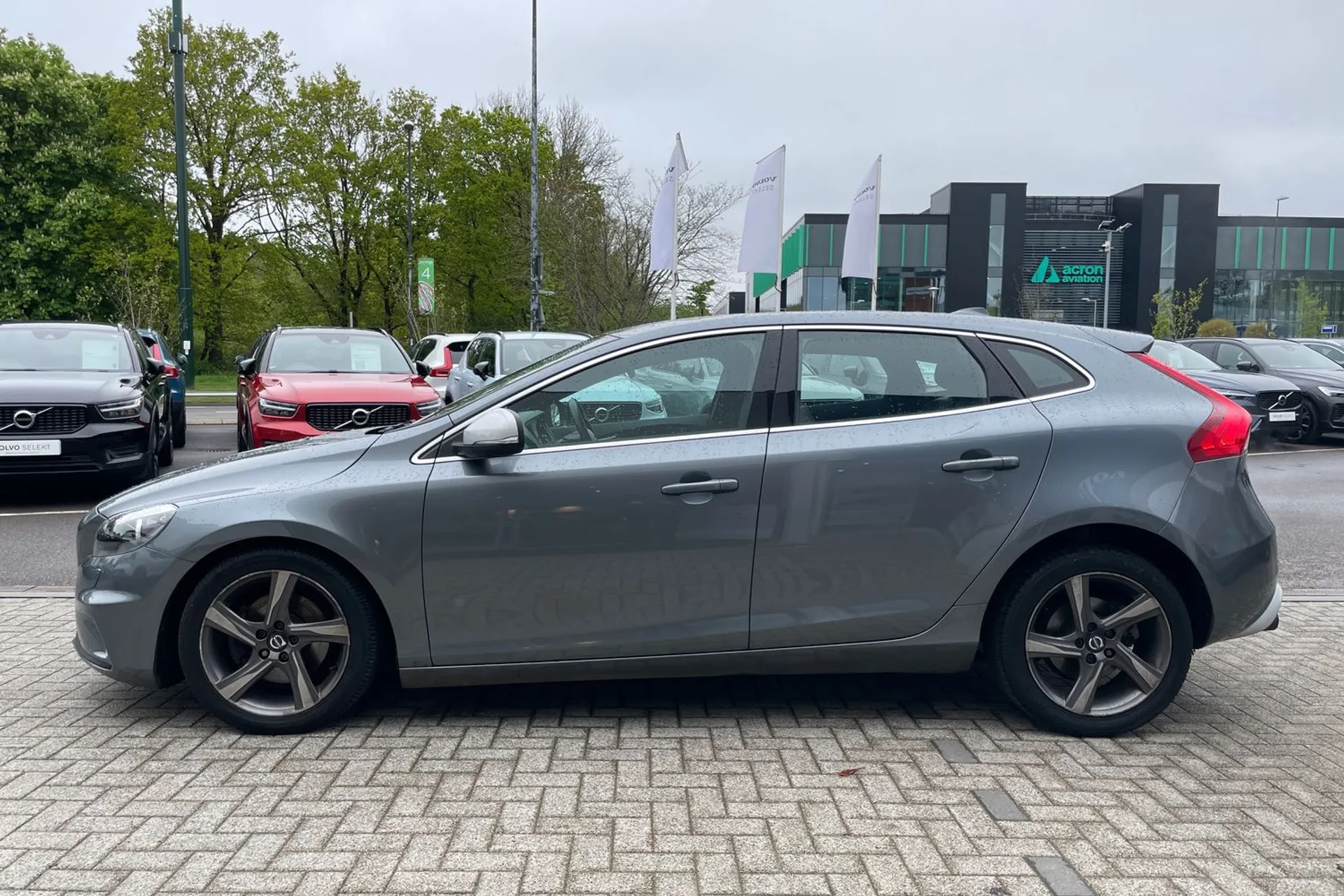 Volvo V40 thumbnail image number 10