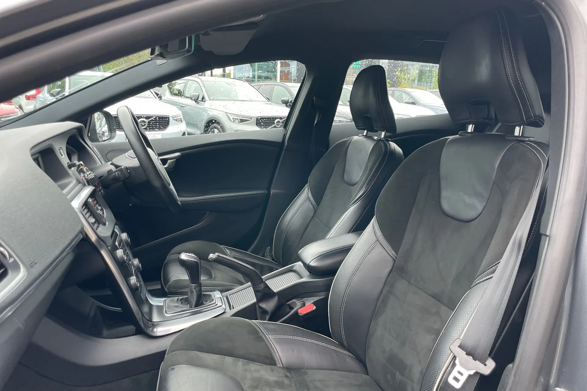 Volvo V40 thumbnail image number 27