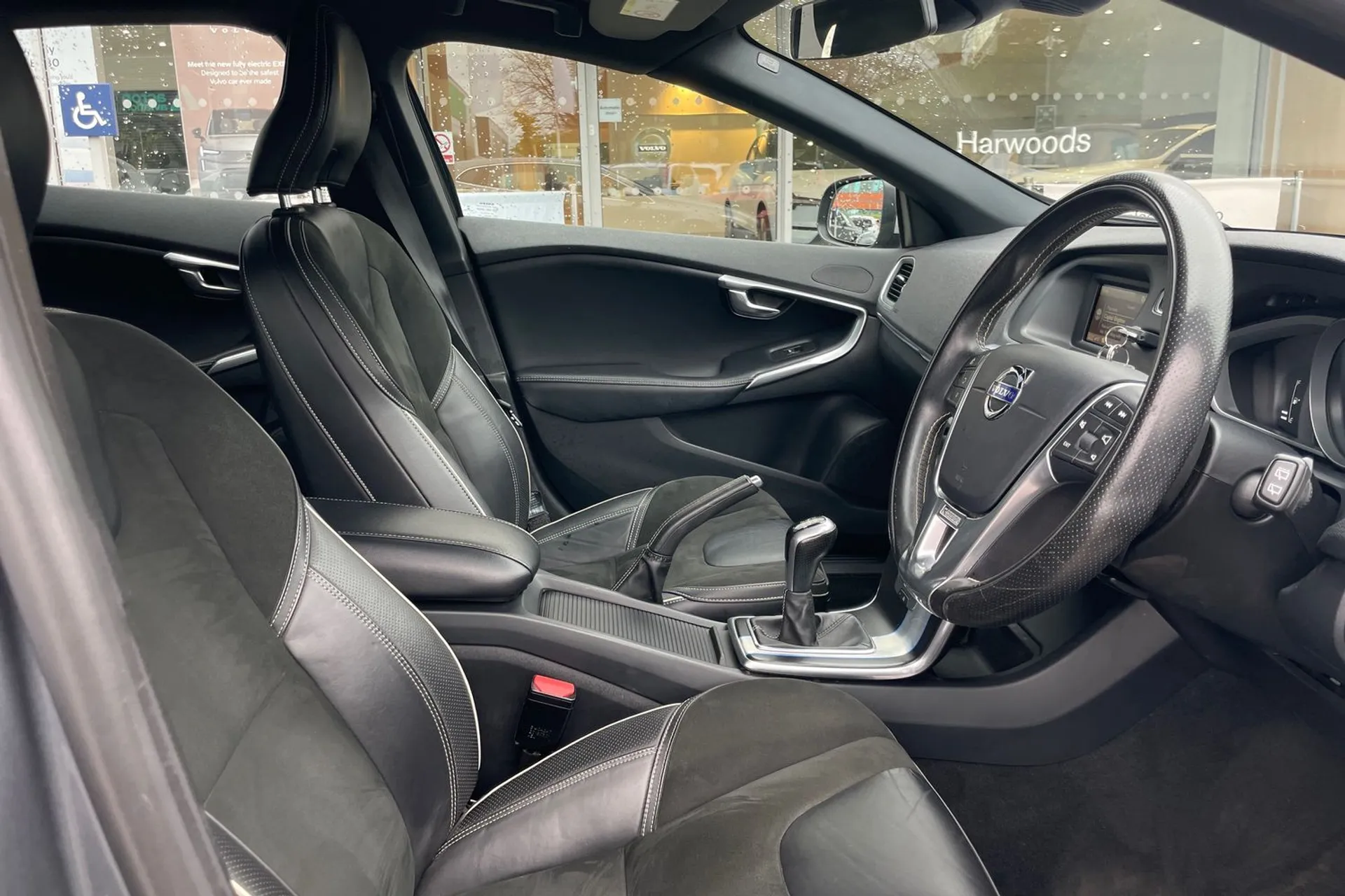 Volvo V40 thumbnail image number 25