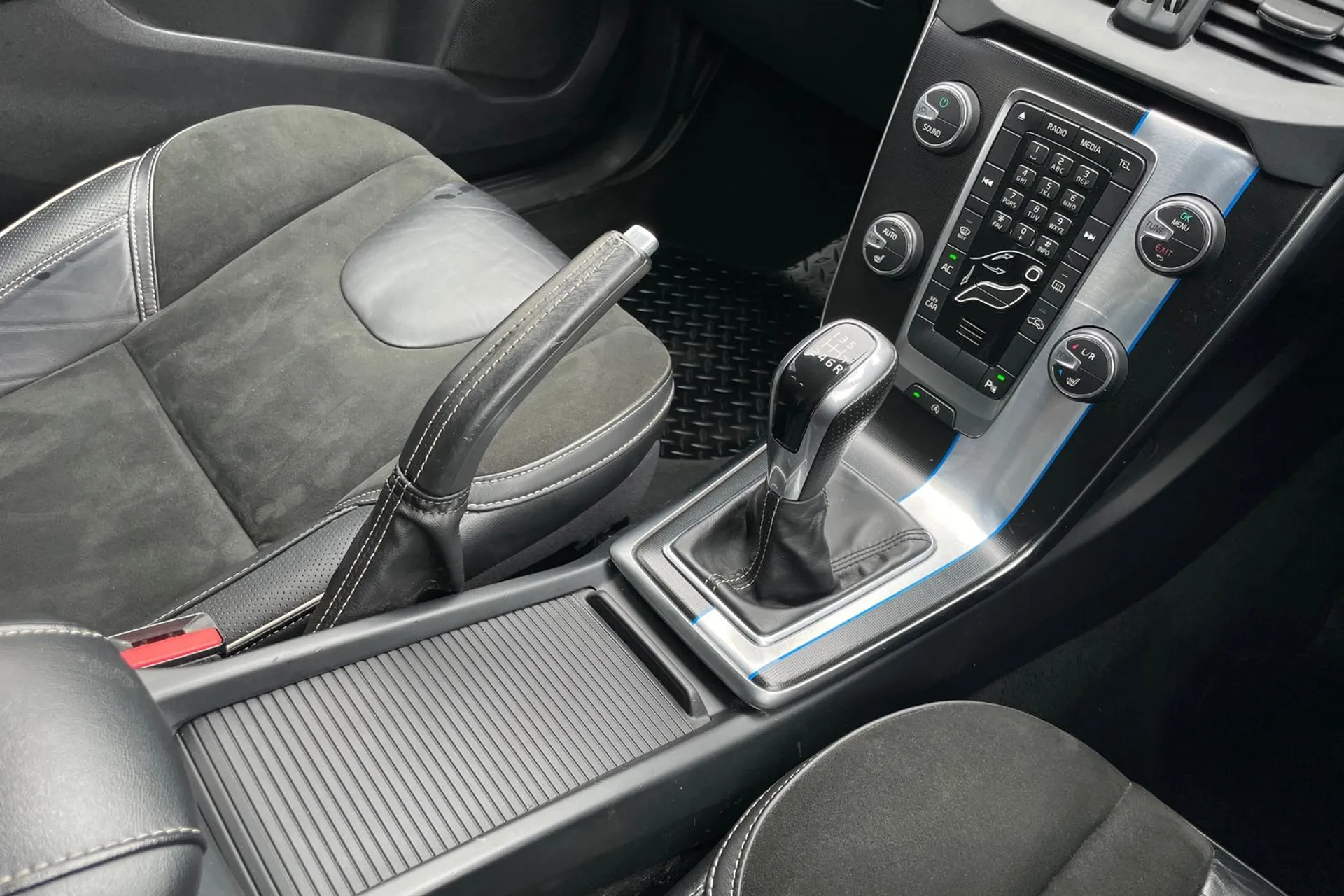 Volvo V40 thumbnail image number 41