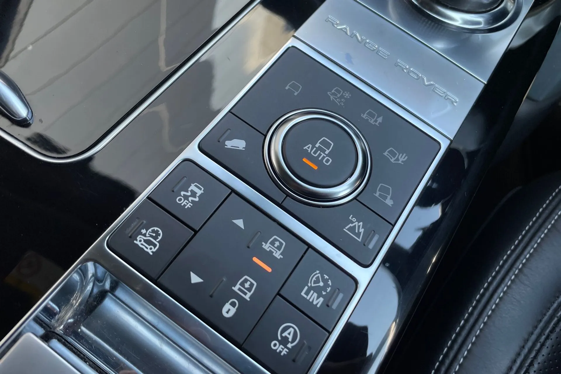 LAND ROVER RANGE ROVER thumbnail image number 54