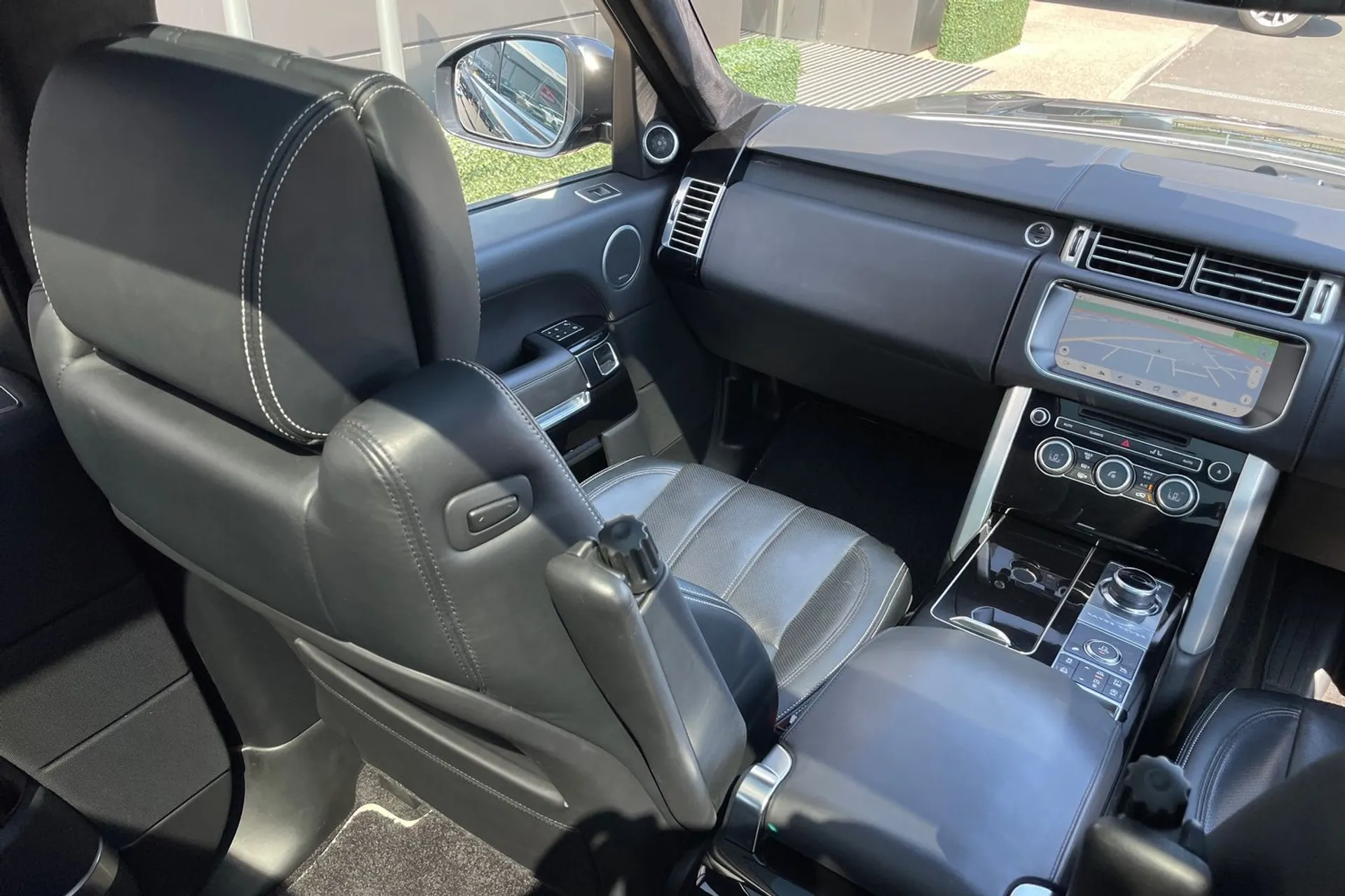 LAND ROVER RANGE ROVER thumbnail image number 39