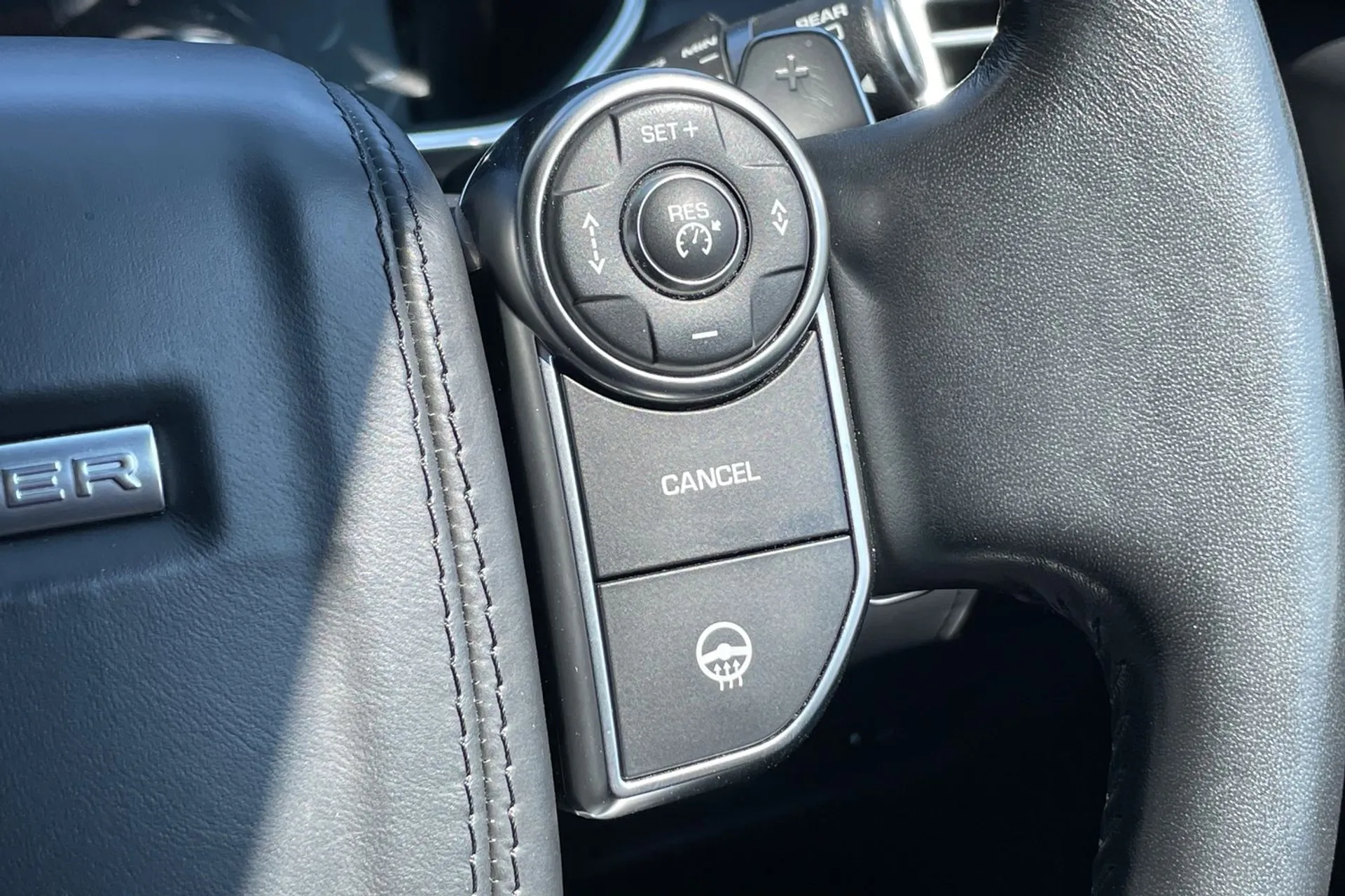 LAND ROVER RANGE ROVER thumbnail image number 46