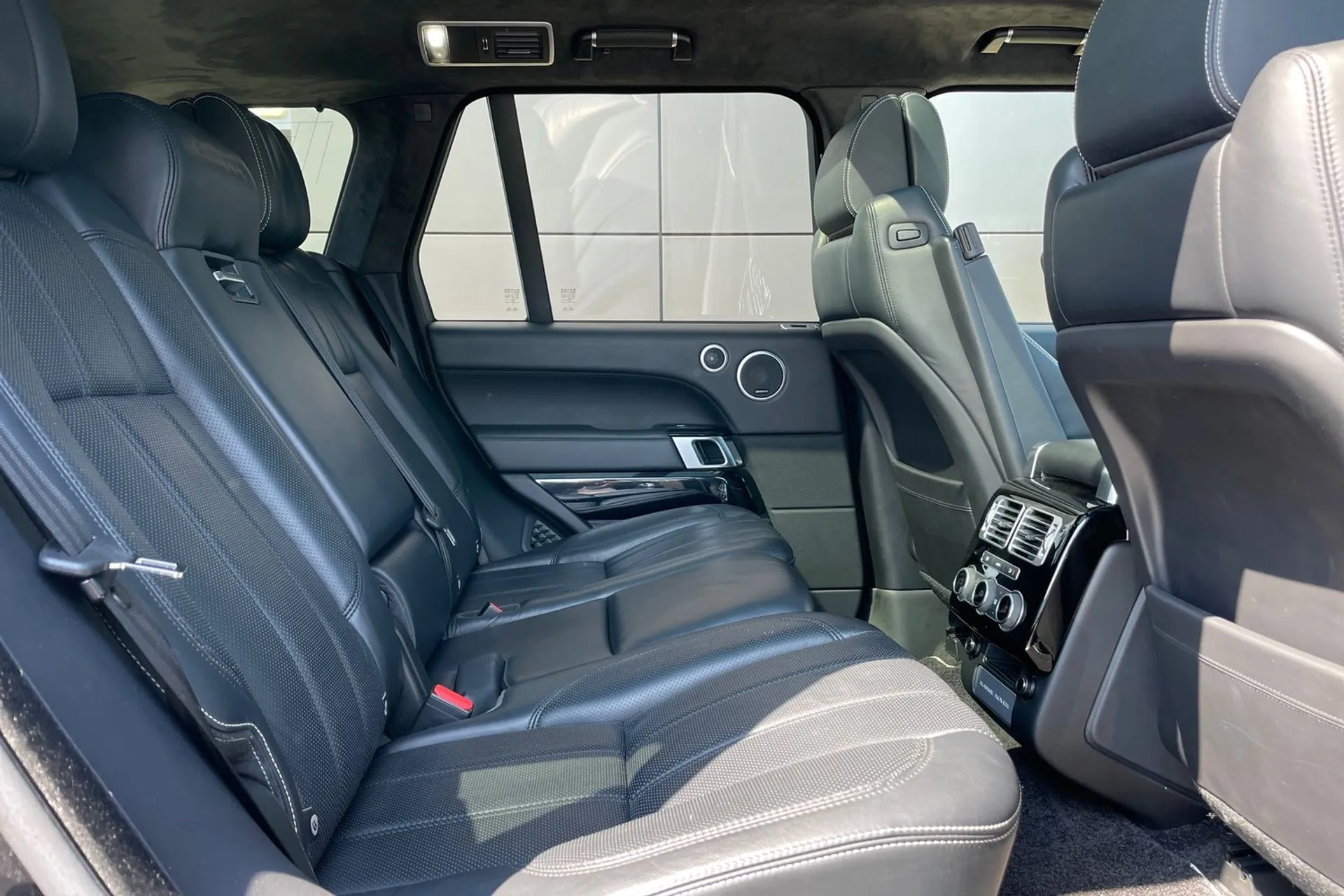 LAND ROVER RANGE ROVER thumbnail image number 23