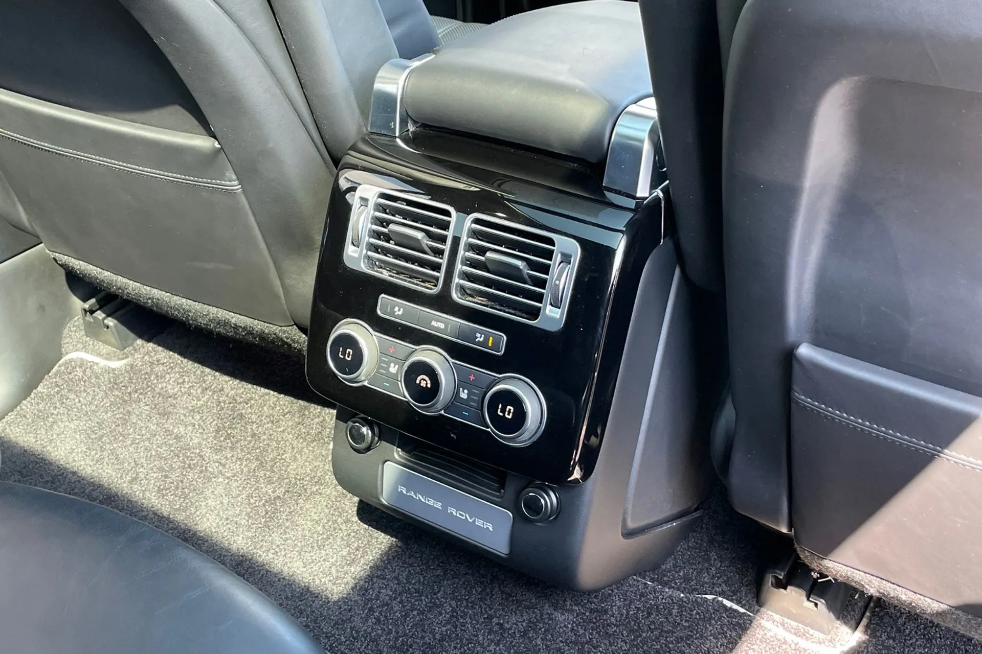 LAND ROVER RANGE ROVER thumbnail image number 58