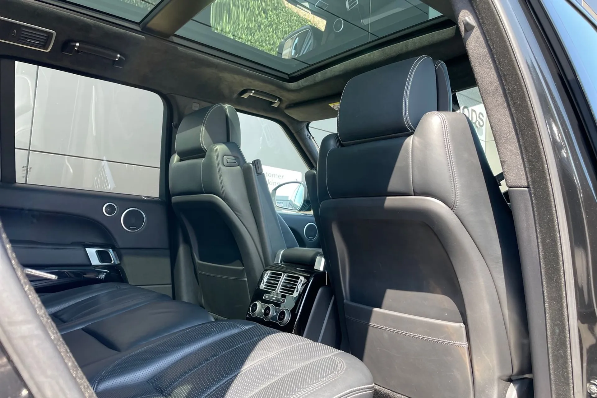 LAND ROVER RANGE ROVER thumbnail image number 33