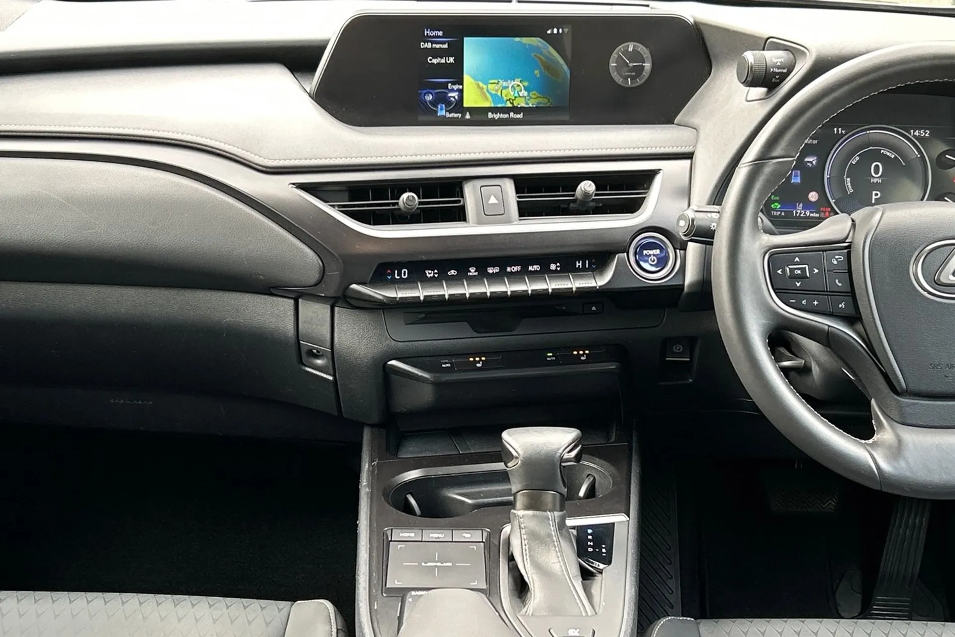 LEXUS UX thumbnail image number 39