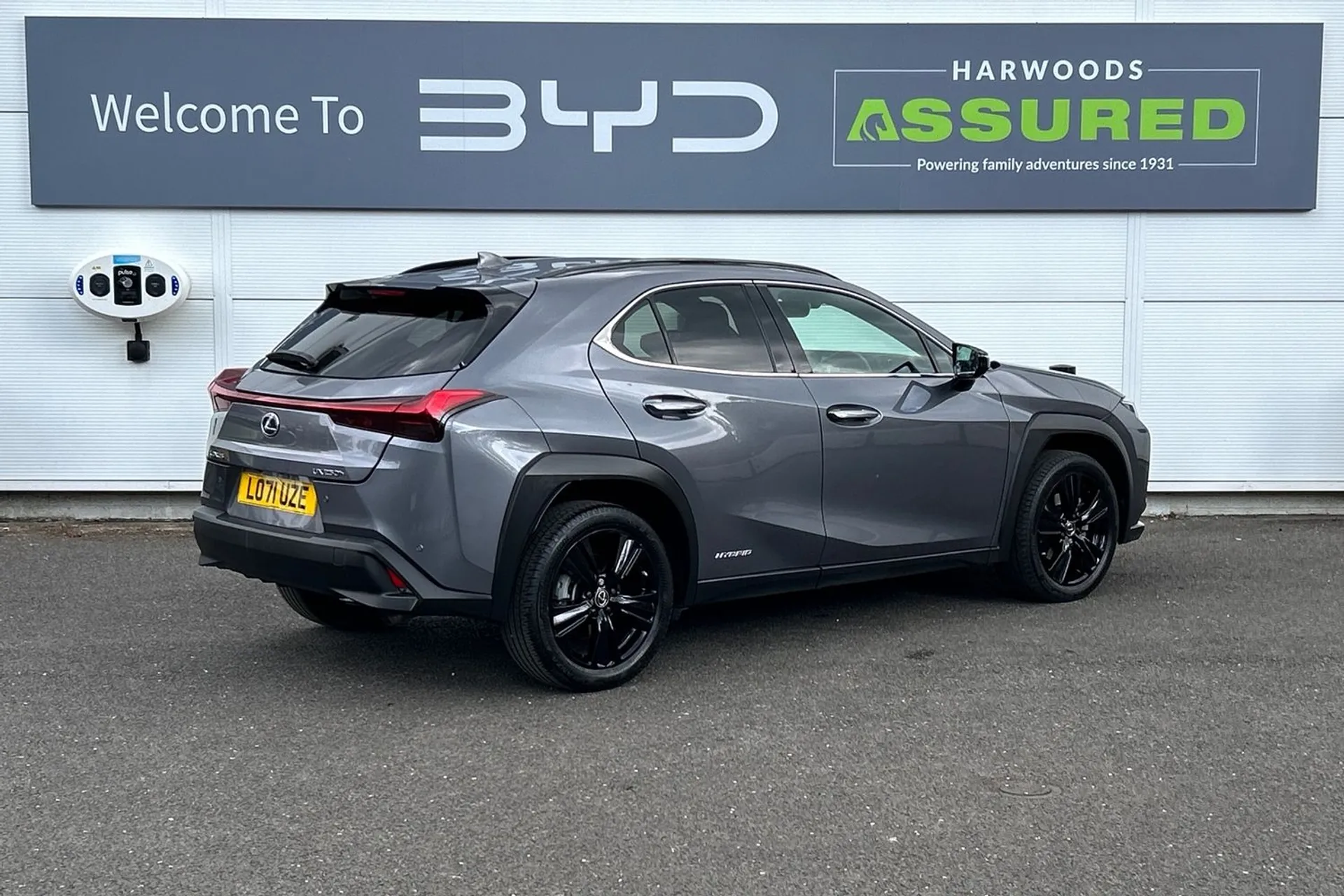 LEXUS UX thumbnail image number 6