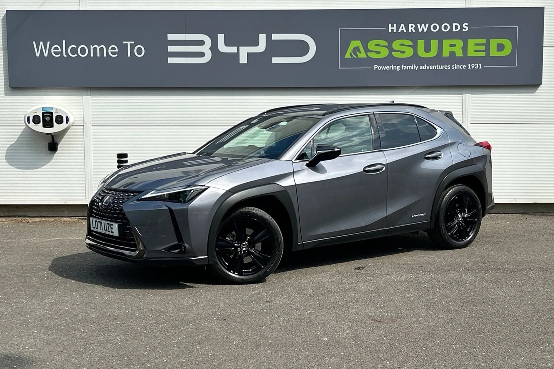 LEXUS UX thumbnail image number 15