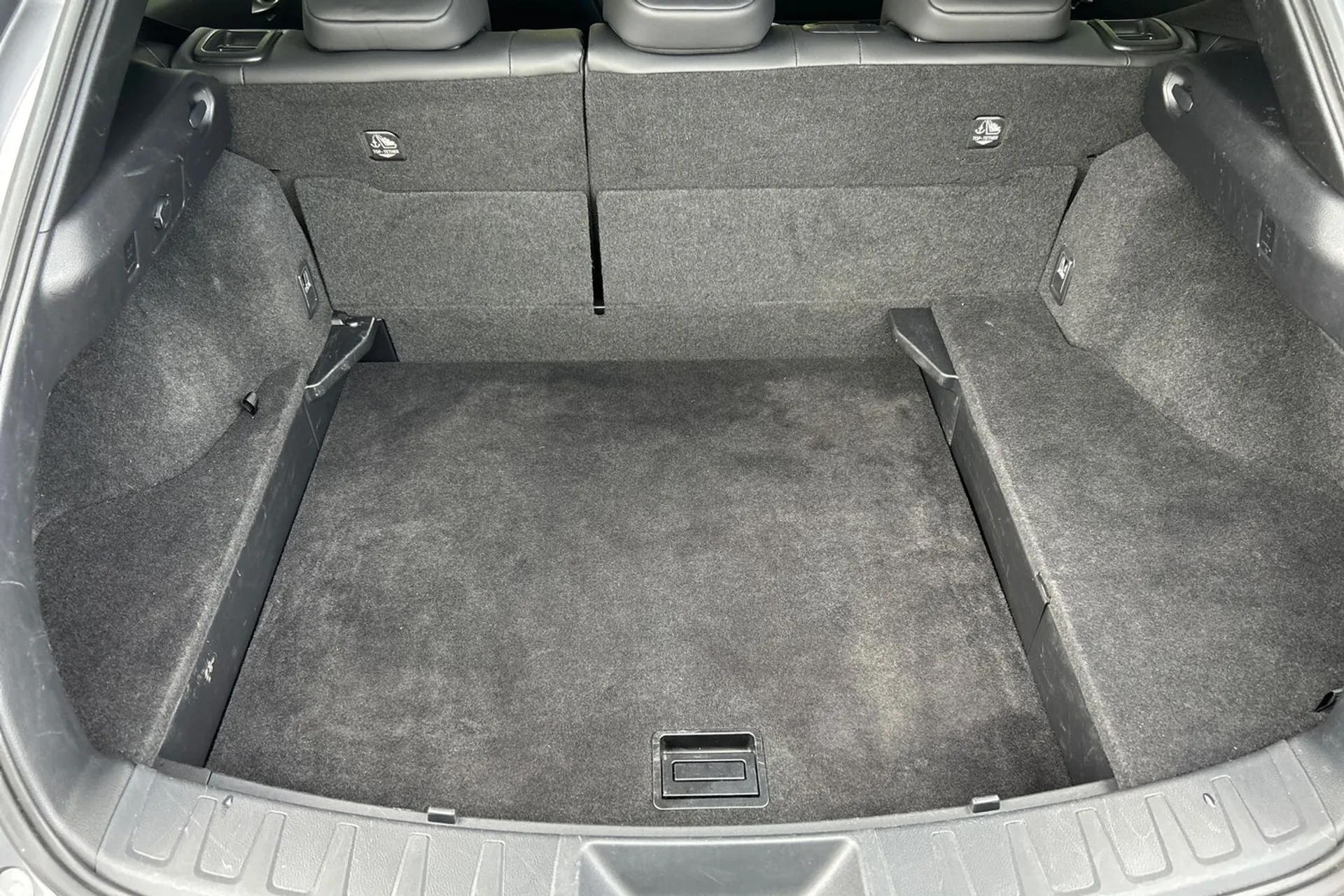 LEXUS UX thumbnail image number 26