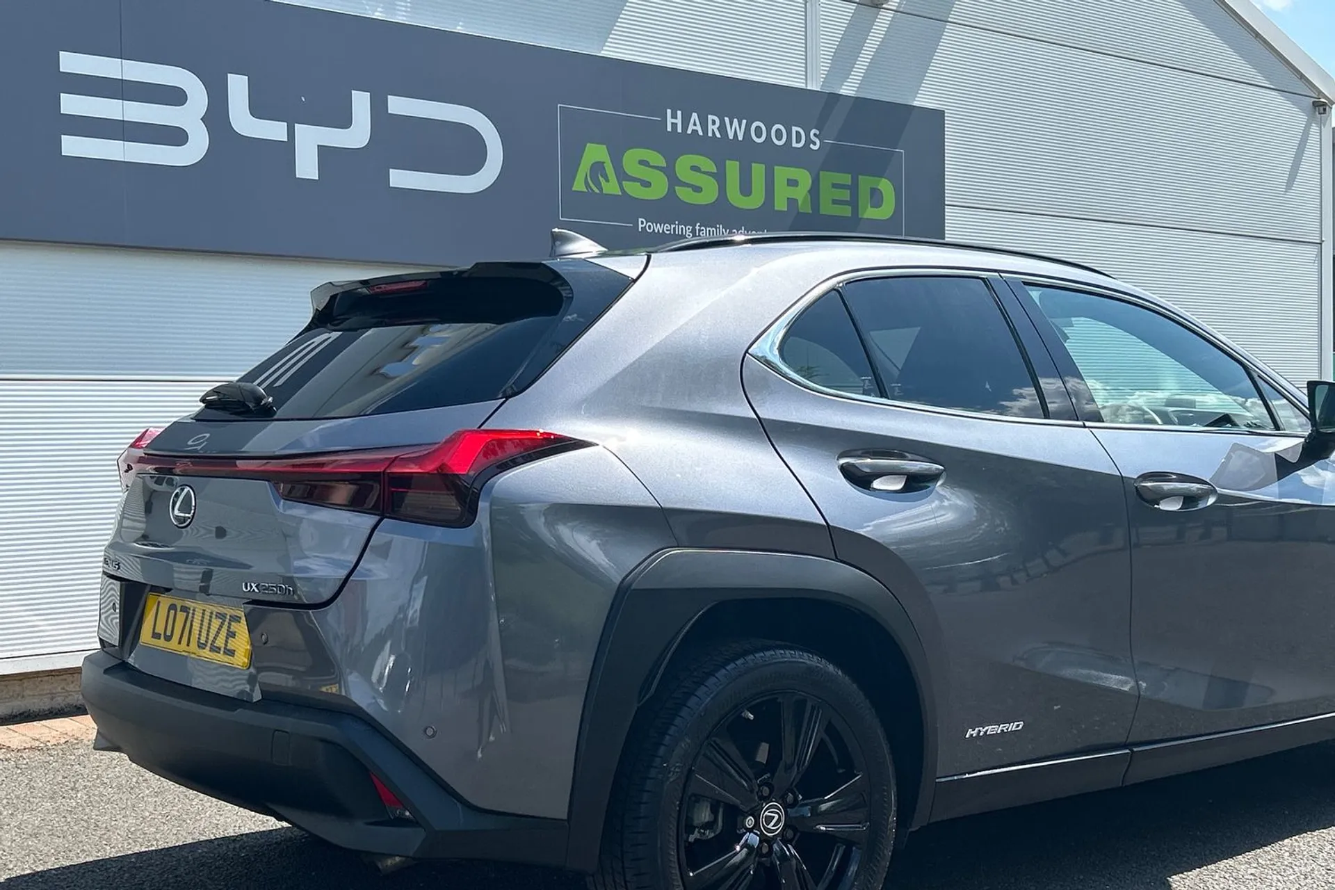 LEXUS UX thumbnail image number 29